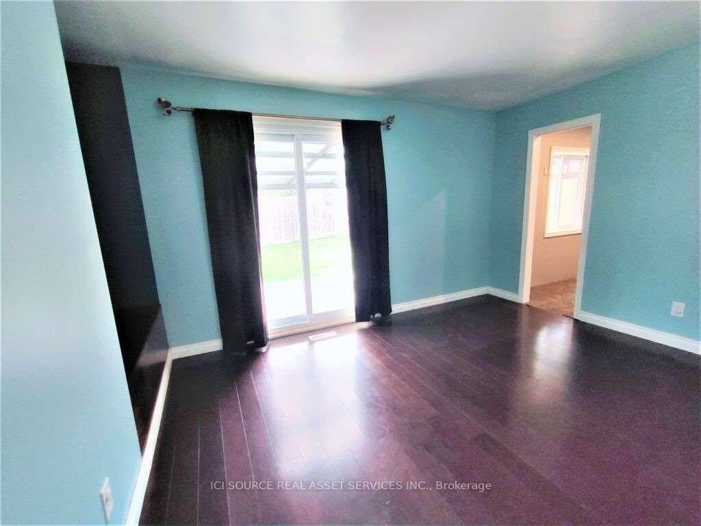 Photo 8 of Unit Upper, 1527 Rusholme Crescent, Burlington, Palmer — HOMEH