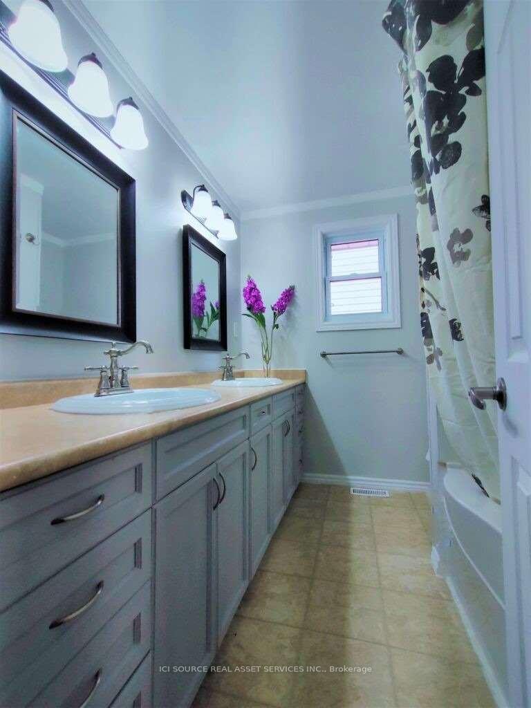 Photo 9 of Unit Upper, 1527 Rusholme Crescent, Burlington, Palmer — HOMEH
