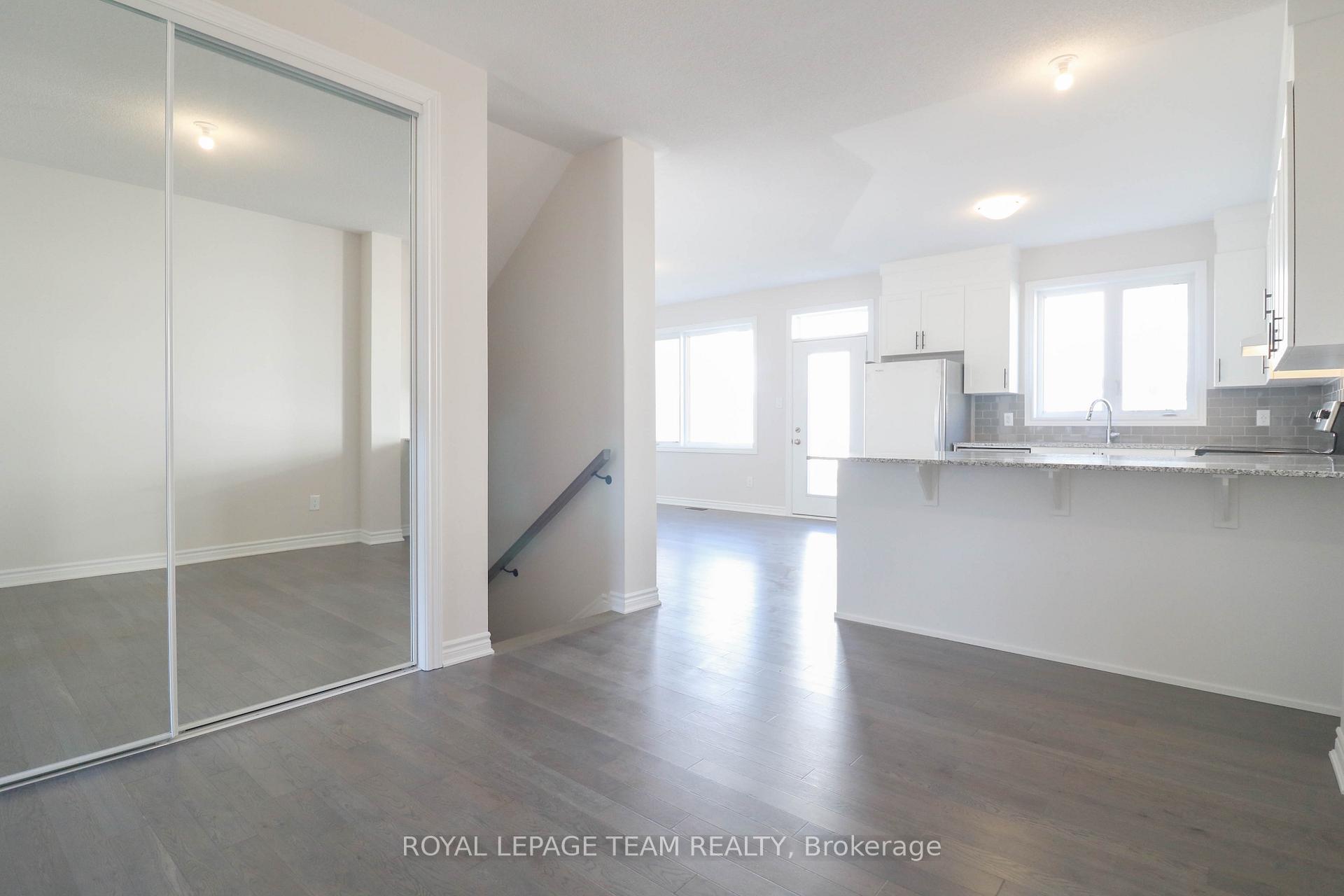 Photo 3 of 49 Focality Crescent, Ottawa, Barrhaven - Half Moon Bay — HOMEH