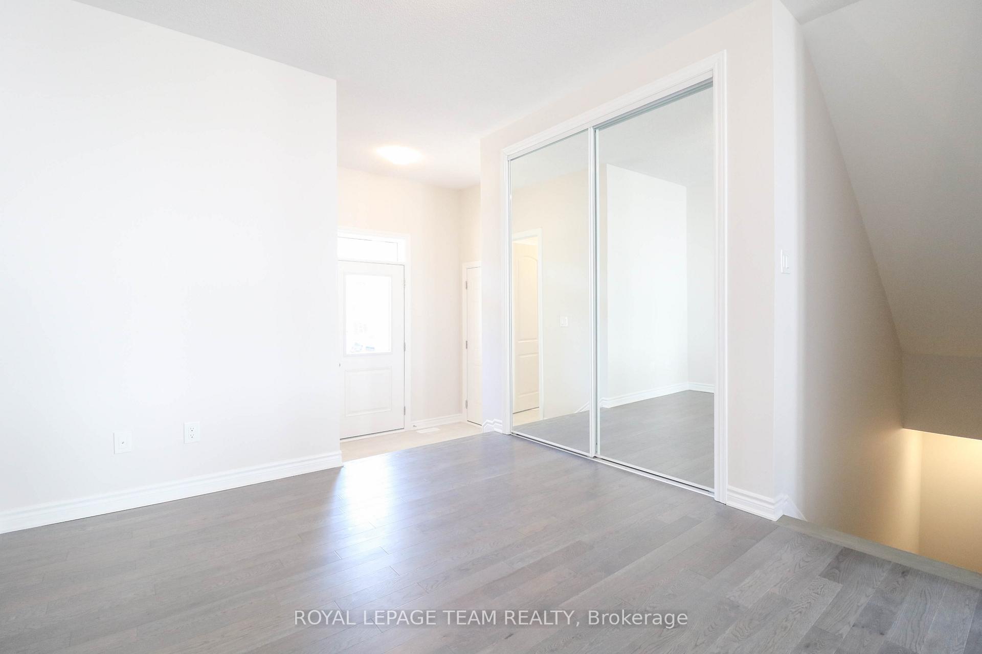 Photo 4 of 49 Focality Crescent, Ottawa, Barrhaven - Half Moon Bay — HOMEH