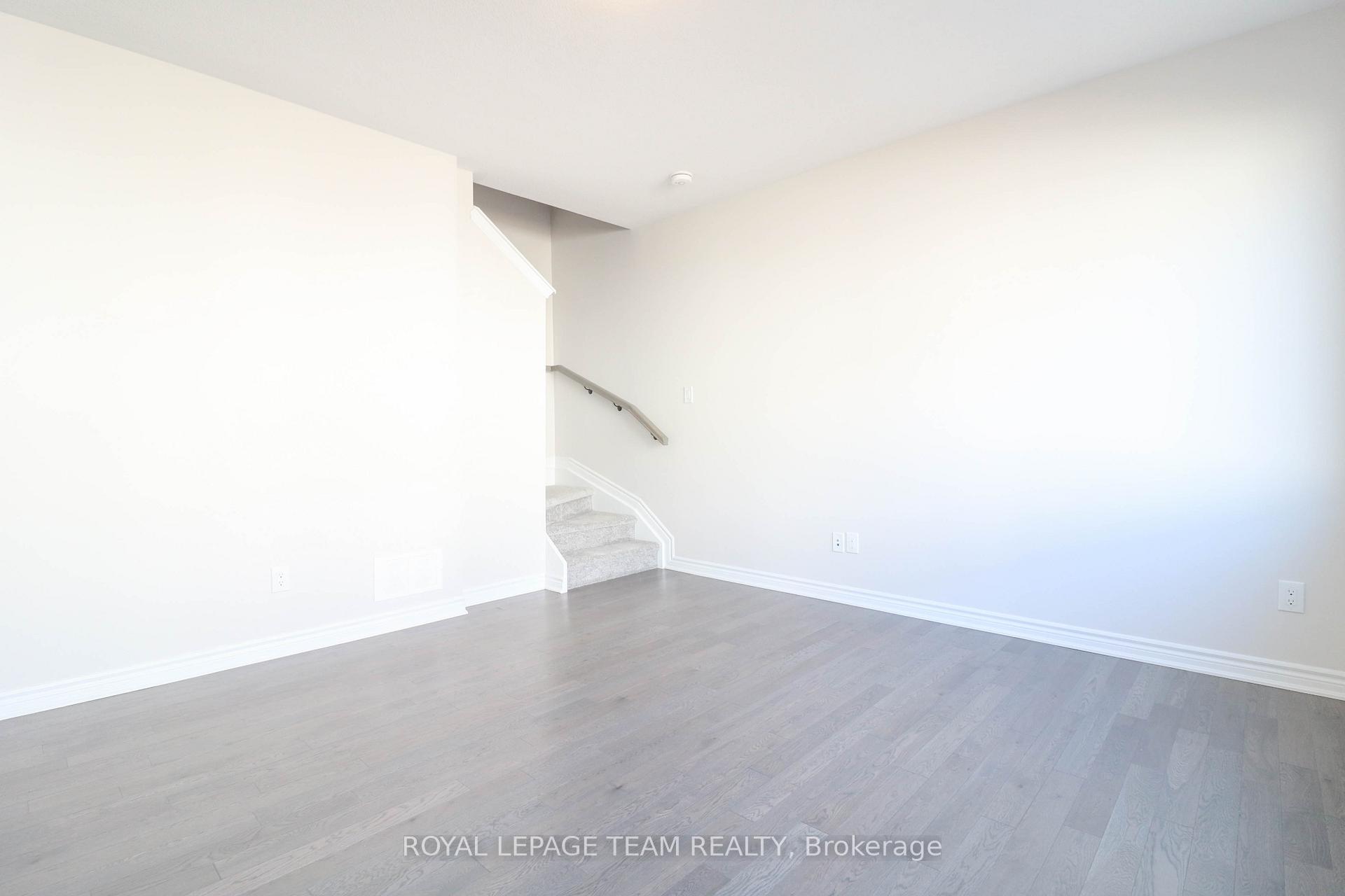 Photo 5 of 49 Focality Crescent, Ottawa, Barrhaven - Half Moon Bay — HOMEH