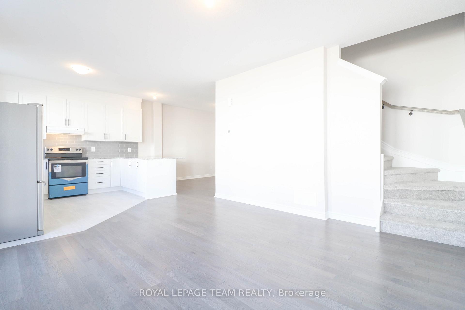 Photo 7 of 49 Focality Crescent, Ottawa, Barrhaven - Half Moon Bay — HOMEH