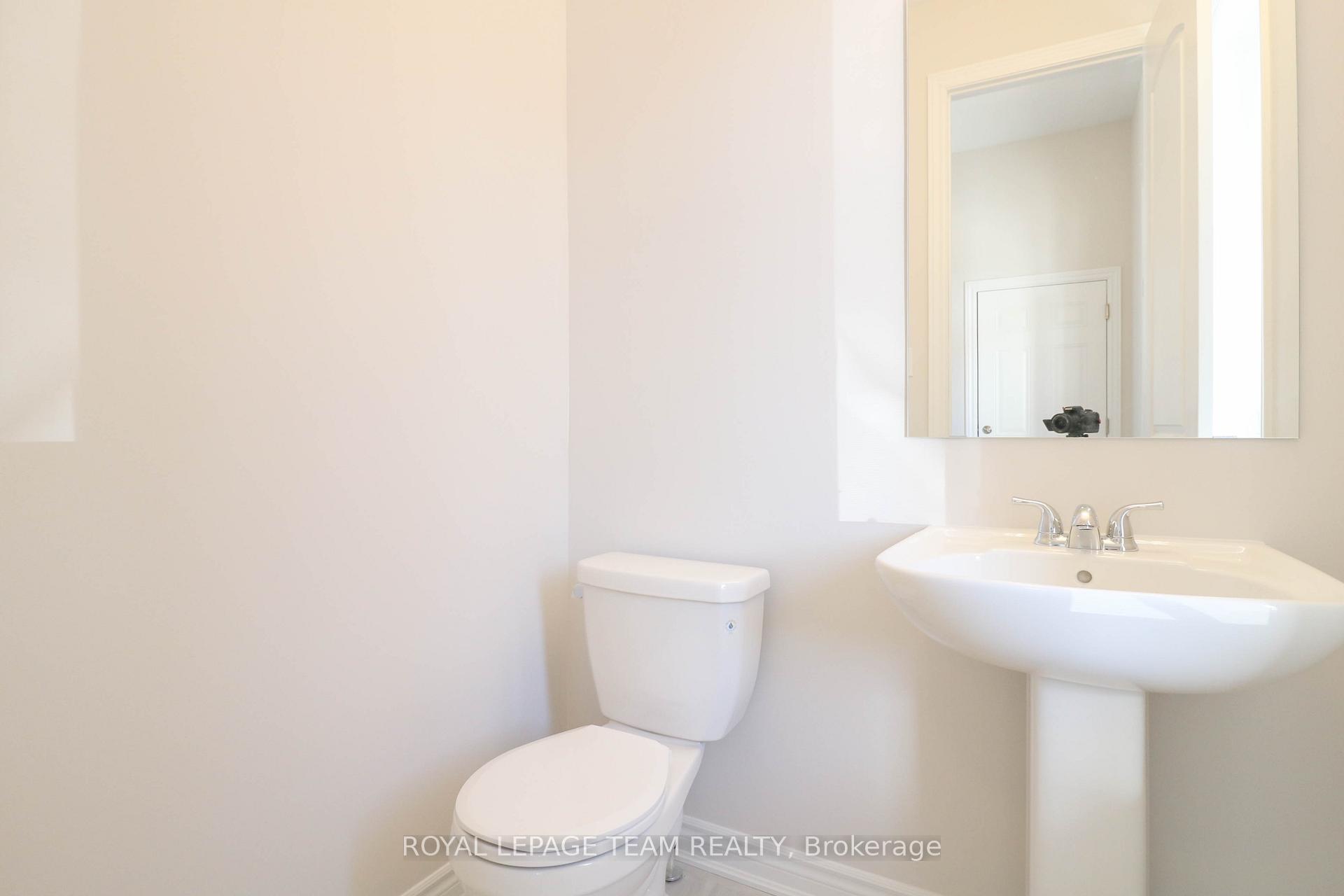 Photo 11 of 49 Focality Crescent, Ottawa, Barrhaven - Half Moon Bay — HOMEH
