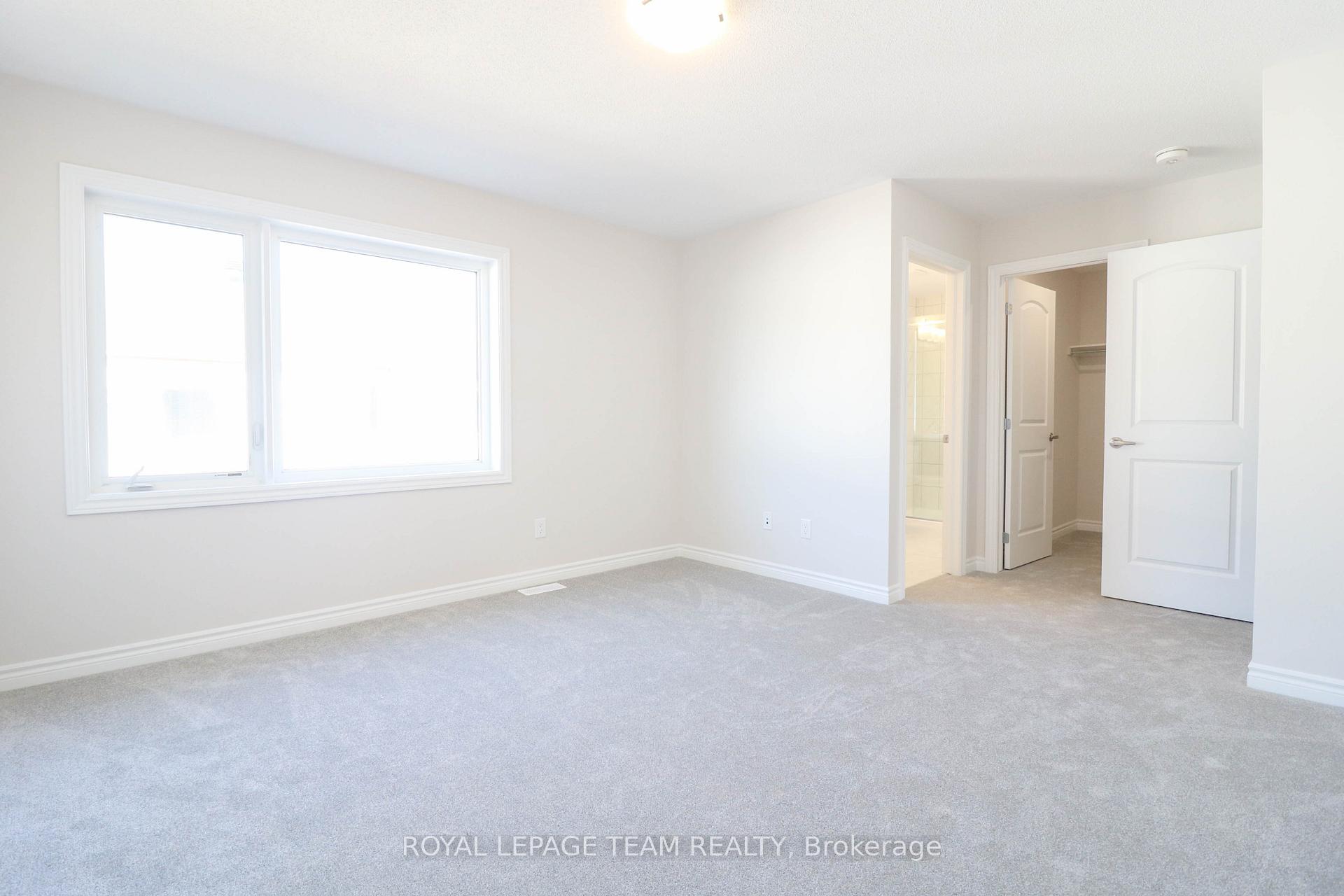 Photo 17 of 49 Focality Crescent, Ottawa, Barrhaven - Half Moon Bay — HOMEH