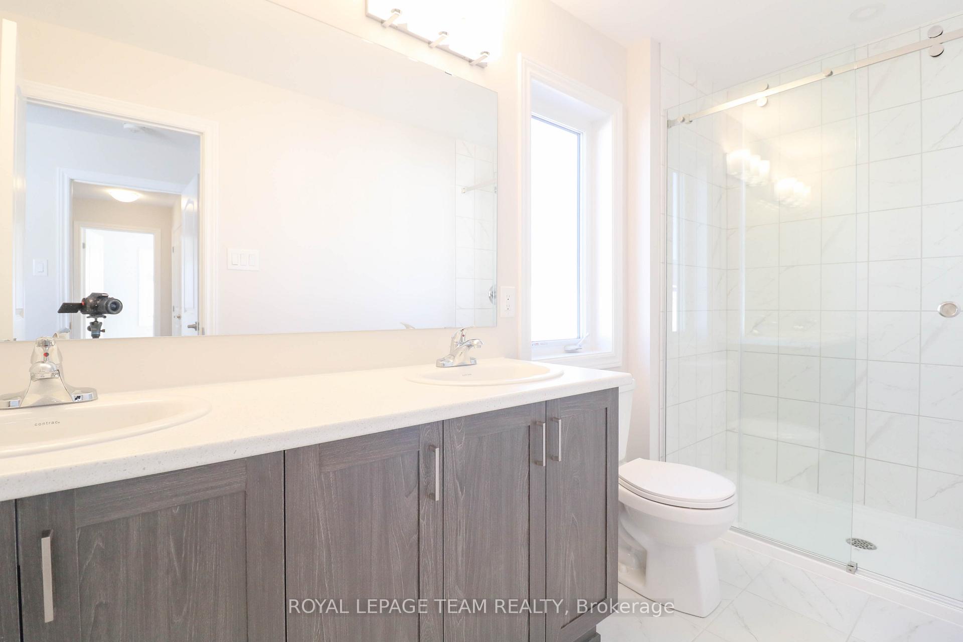 Photo 19 of 49 Focality Crescent, Ottawa, Barrhaven - Half Moon Bay — HOMEH