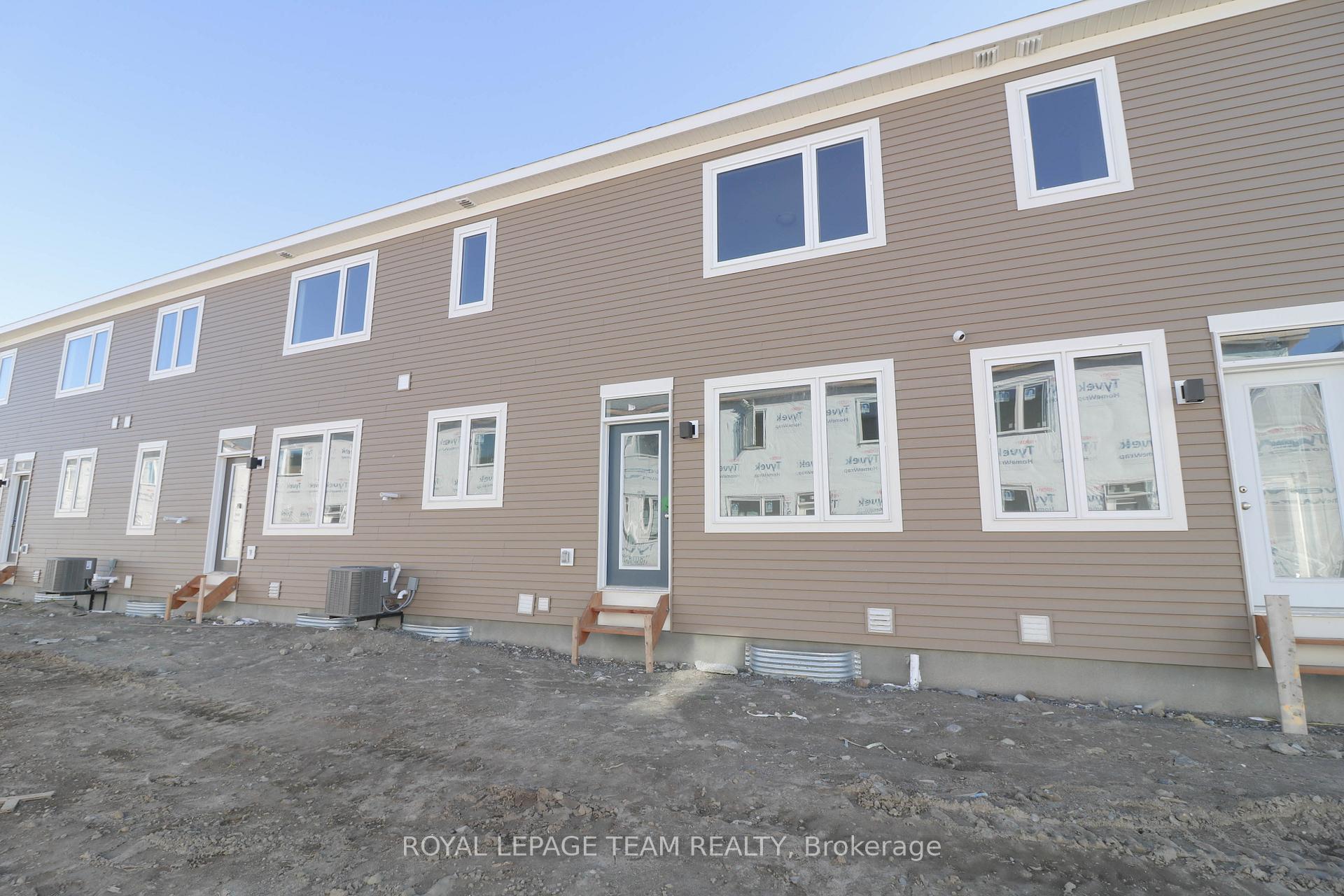Photo 26 of 49 Focality Crescent, Ottawa, Barrhaven - Half Moon Bay — HOMEH