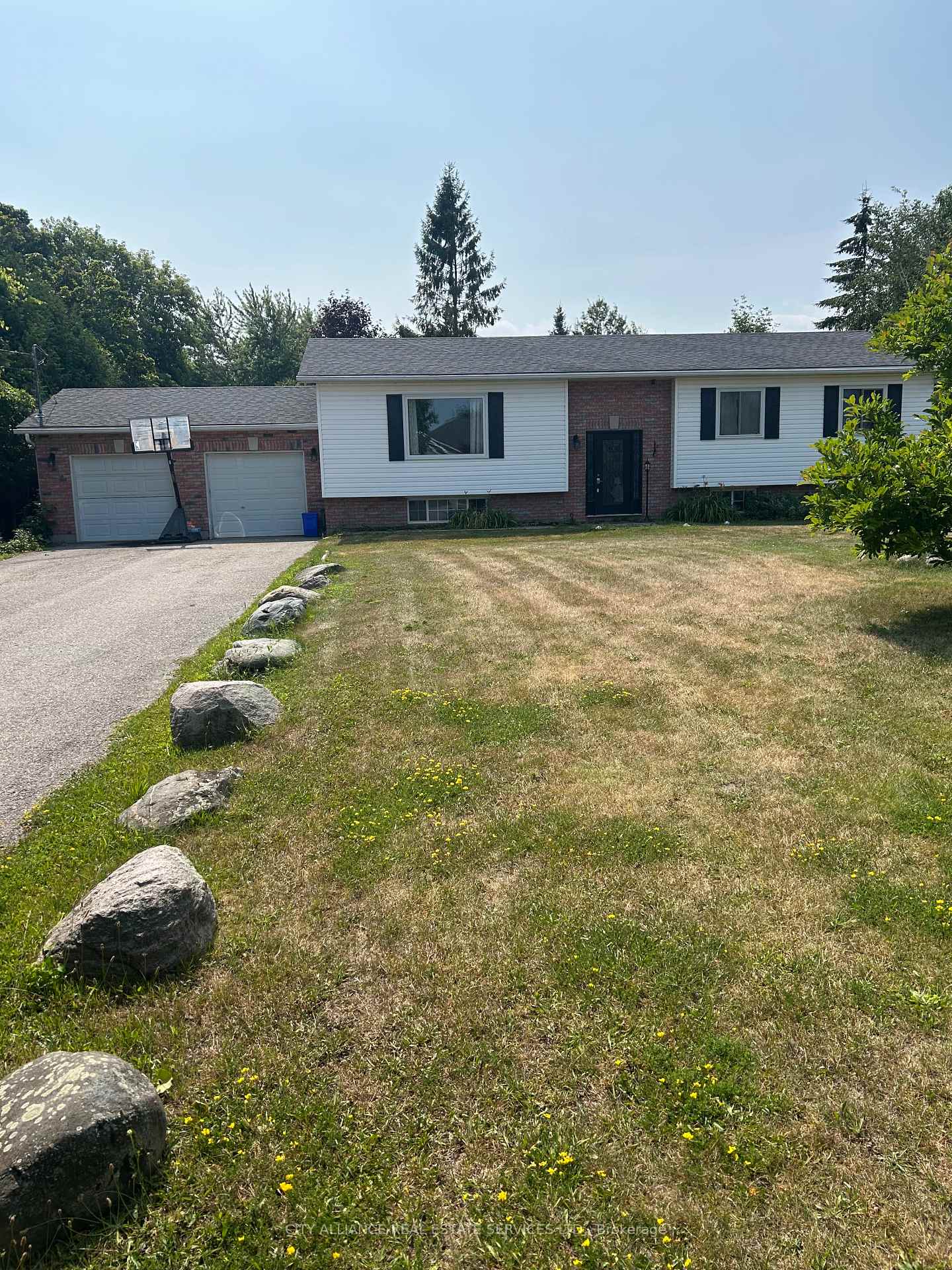 Photo 2 of 28 Joel Avenue, Georgina, Historic Lakeshore Communities — HOMEH