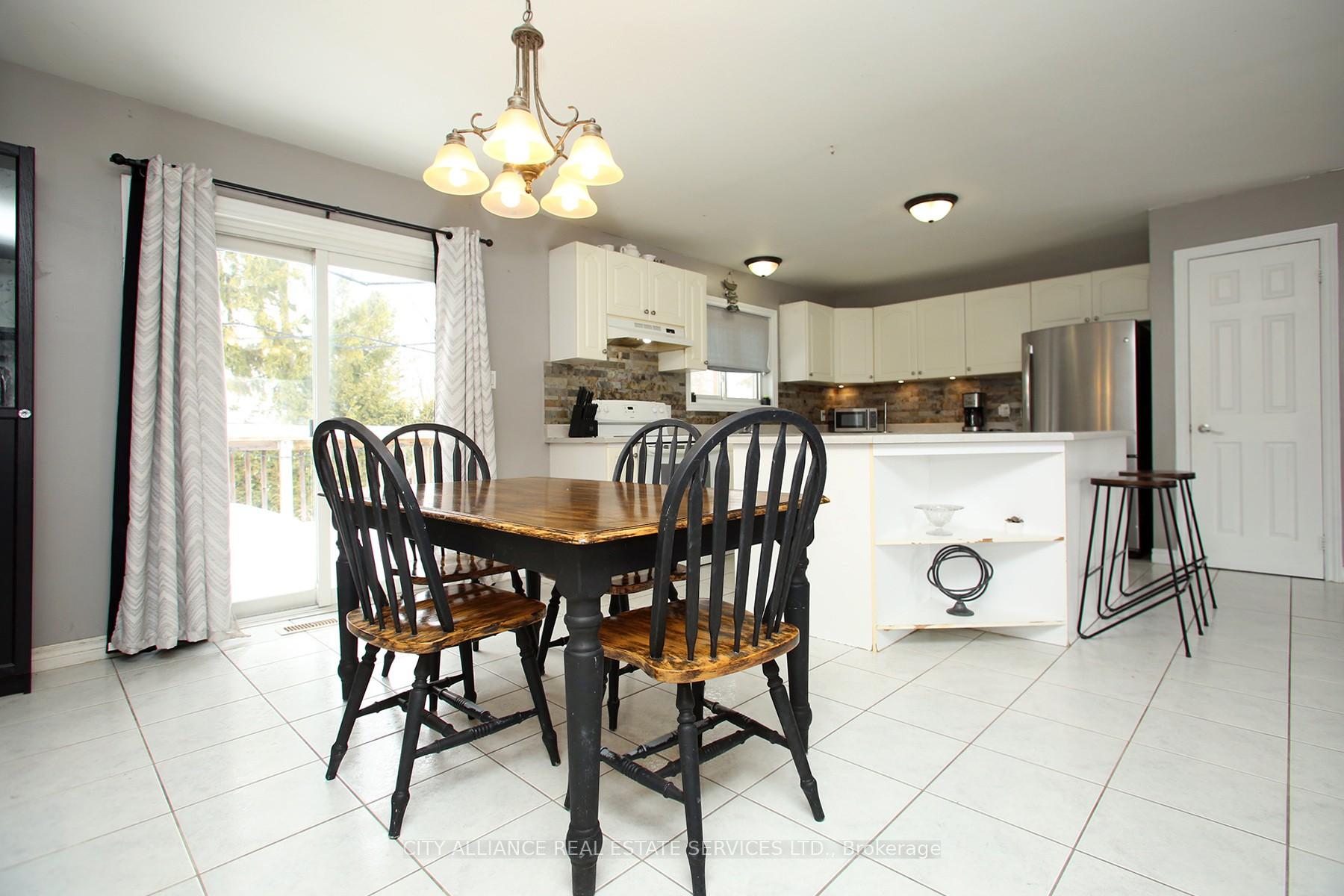 Photo 7 of 28 Joel Avenue, Georgina, Historic Lakeshore Communities — HOMEH