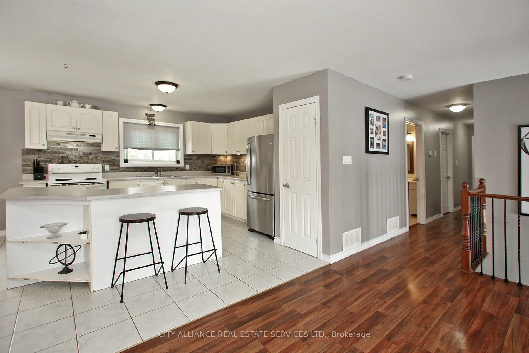 Photo 10 of 28 Joel Avenue, Georgina, Historic Lakeshore Communities — HOMEH