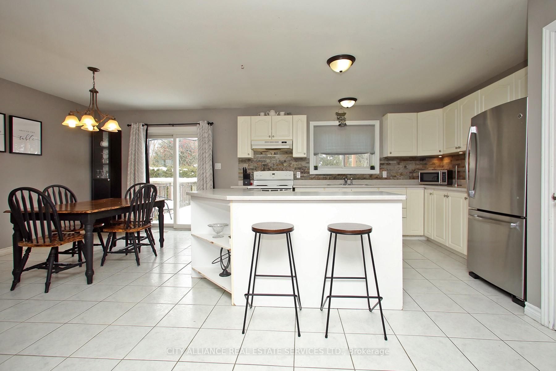 Photo 11 of 28 Joel Avenue, Georgina, Historic Lakeshore Communities — HOMEH
