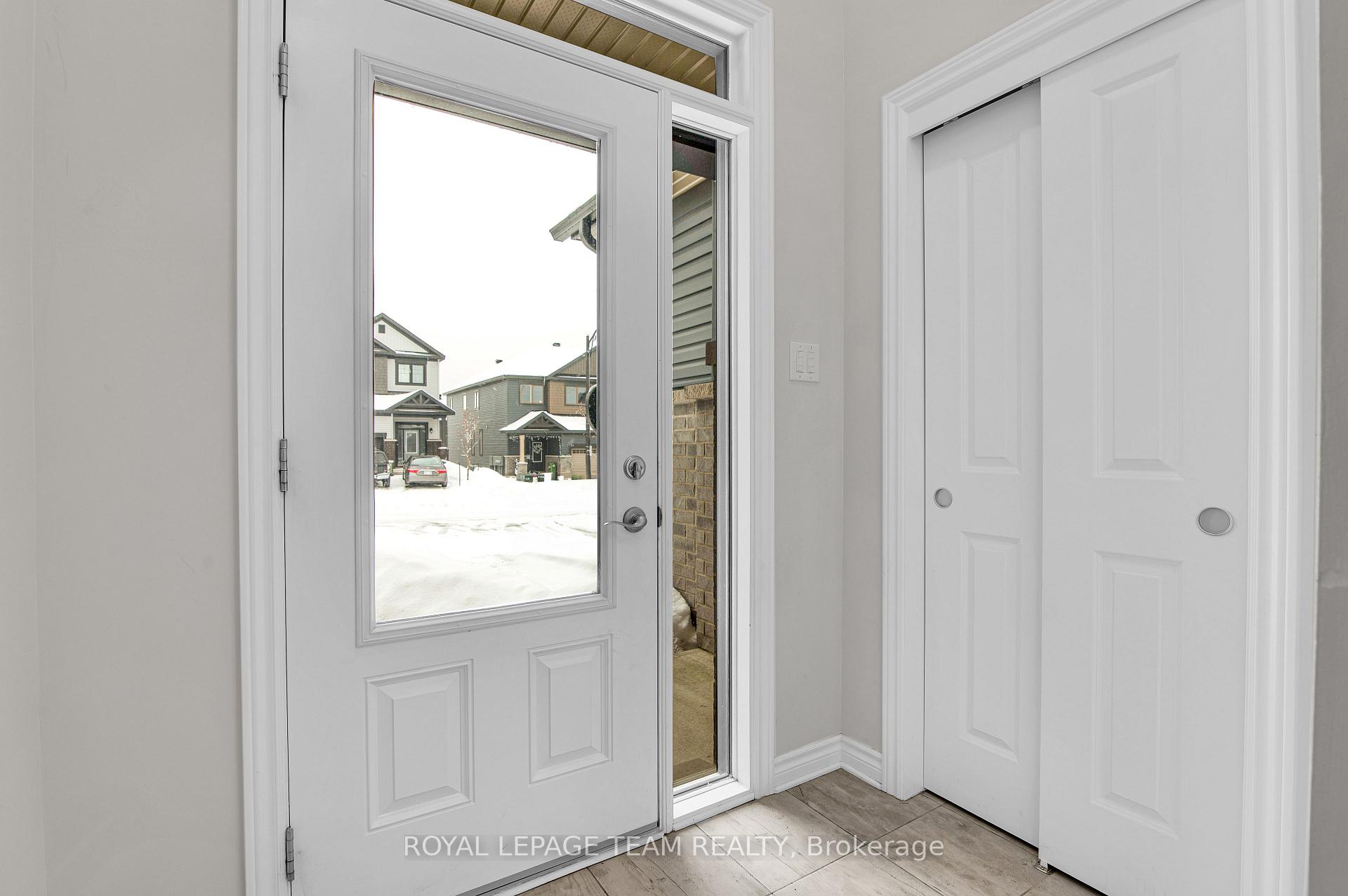 Photo 4 of 29 Atop Lane, Ottawa, Blossom Park/Kemp Park/Findlay Creek — HOMEH