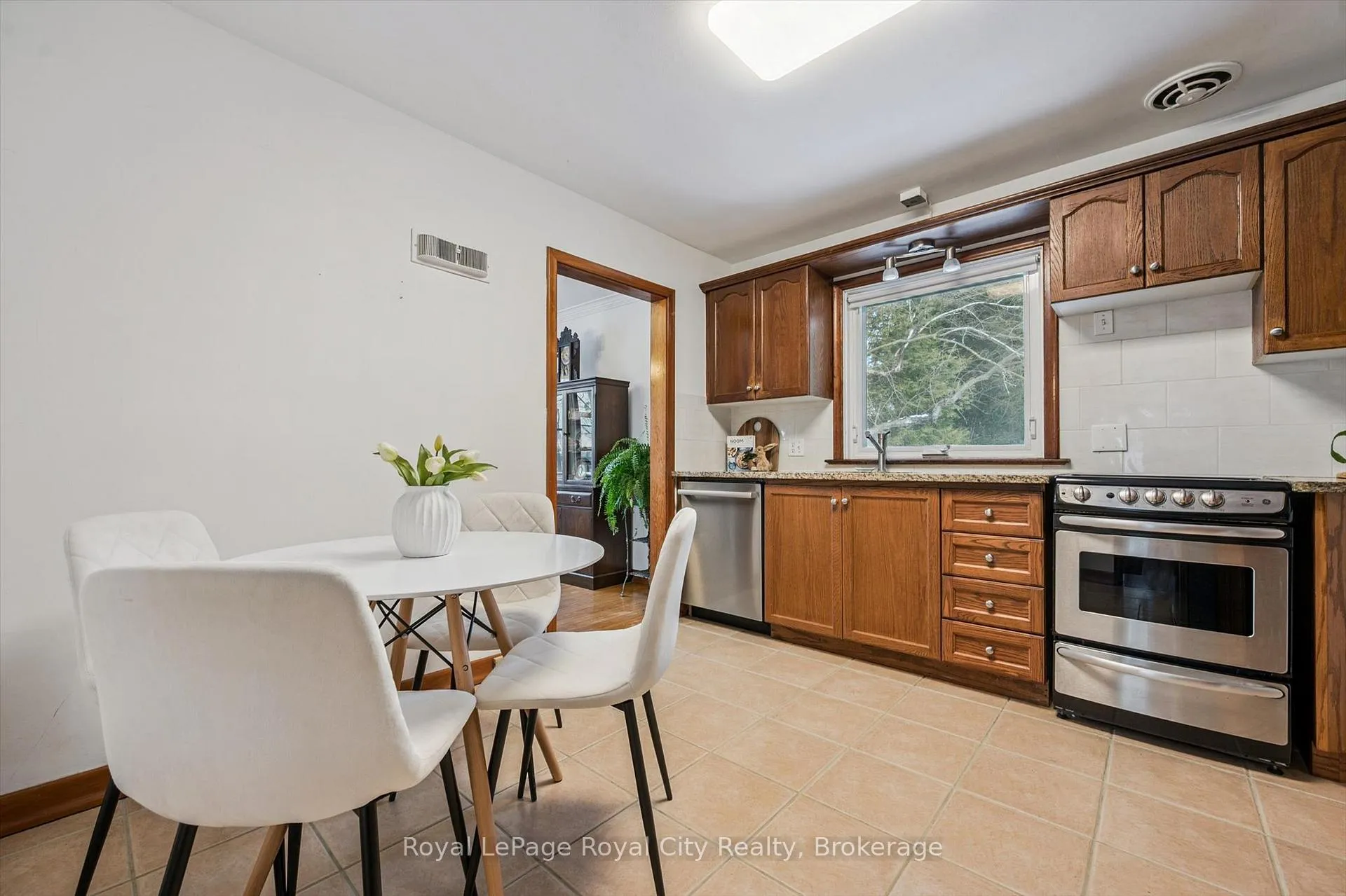 Photo 47 of 107 Westmount Road, Guelph, Exhibition Park — HOMEH