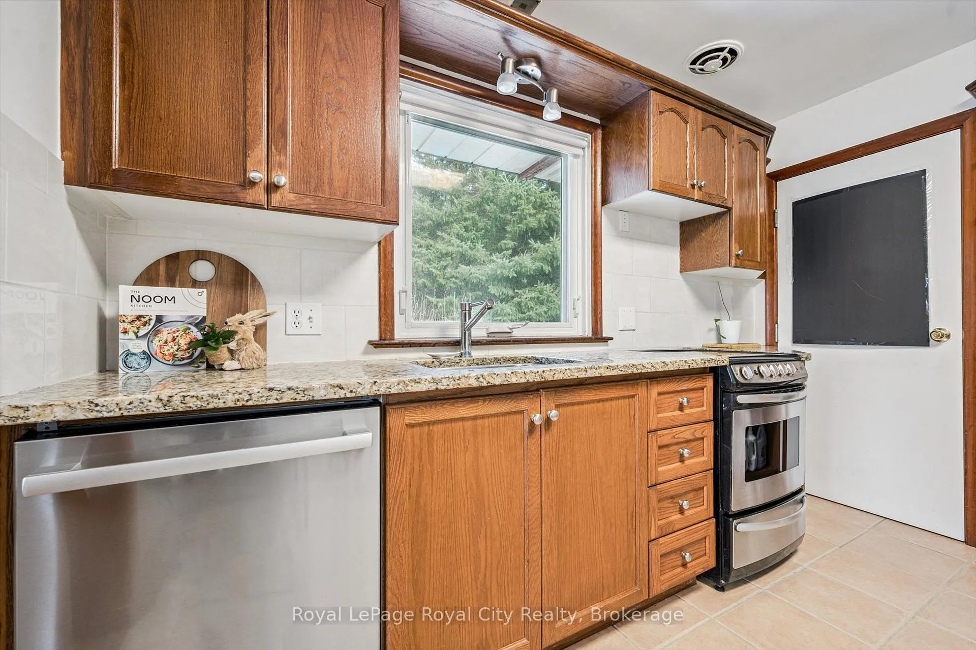 Photo 49 of 107 Westmount Road, Guelph, Exhibition Park — HOMEH