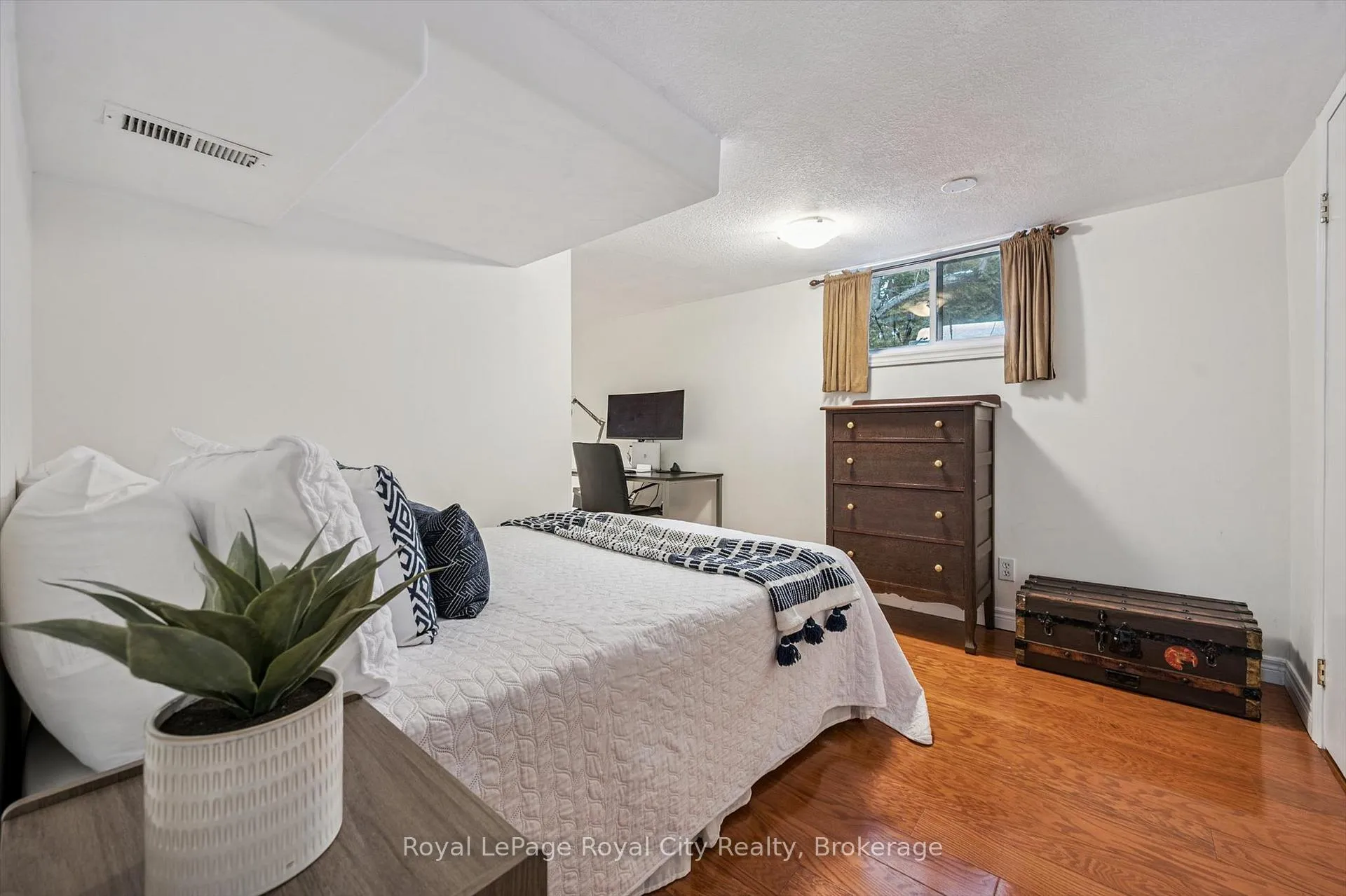 Photo 80 of 107 Westmount Road, Guelph, Exhibition Park — HOMEH