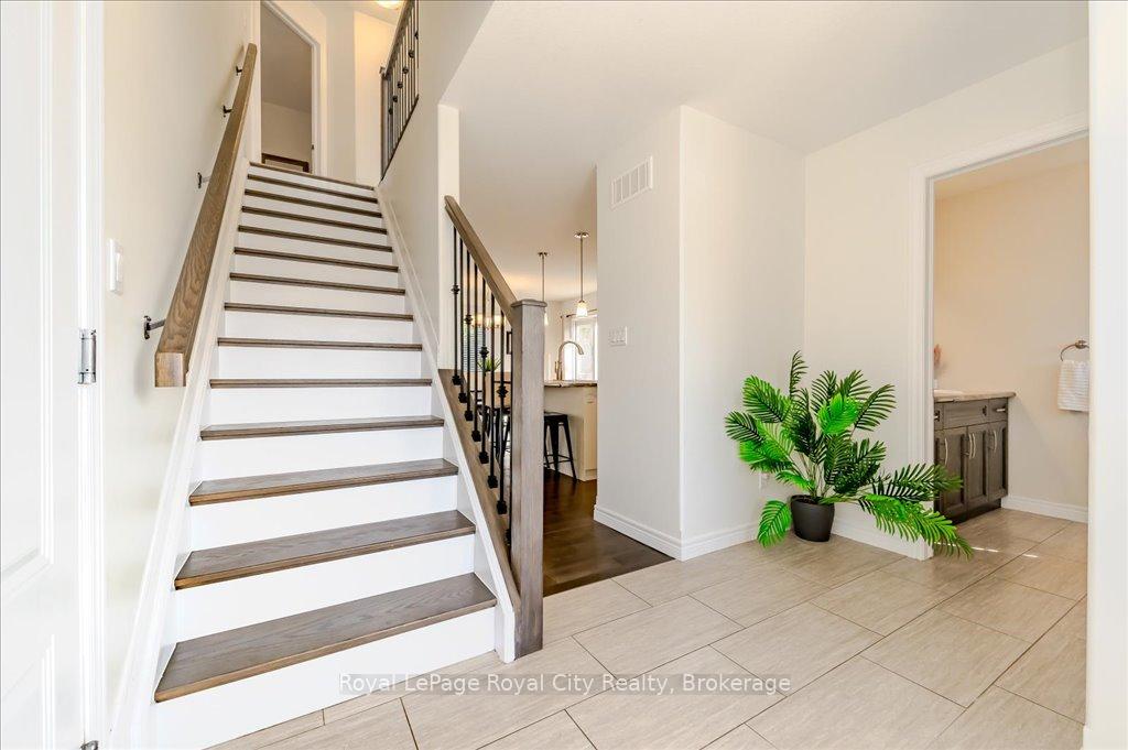 Photo 12 of 134 Main Street S, Brant, South Dumfries — HOMEH