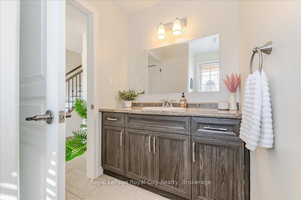Photo 13 of 134 Main Street S, Brant, South Dumfries — HOMEH