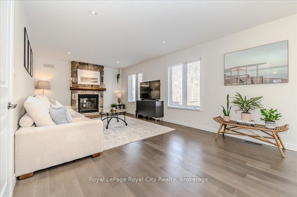Photo 23 of 134 Main Street S, Brant, South Dumfries — HOMEH