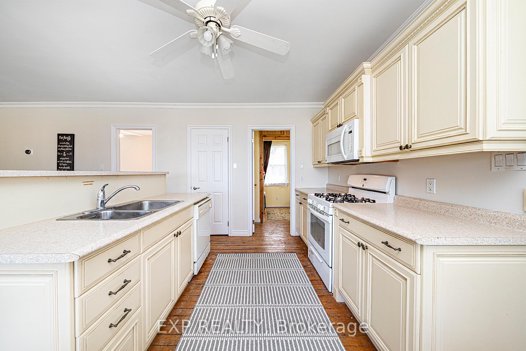 Photo 11 of 24 Mcrae Beach Road S, Georgina, Pefferlaw — HOMEH