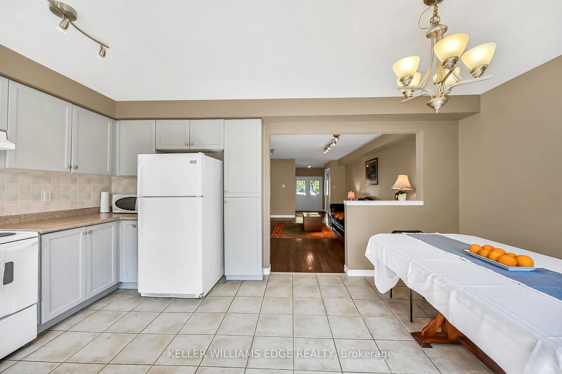 Photo 5 of 5648 Evelyn Lane, Burlington, Appleby — HOMEH