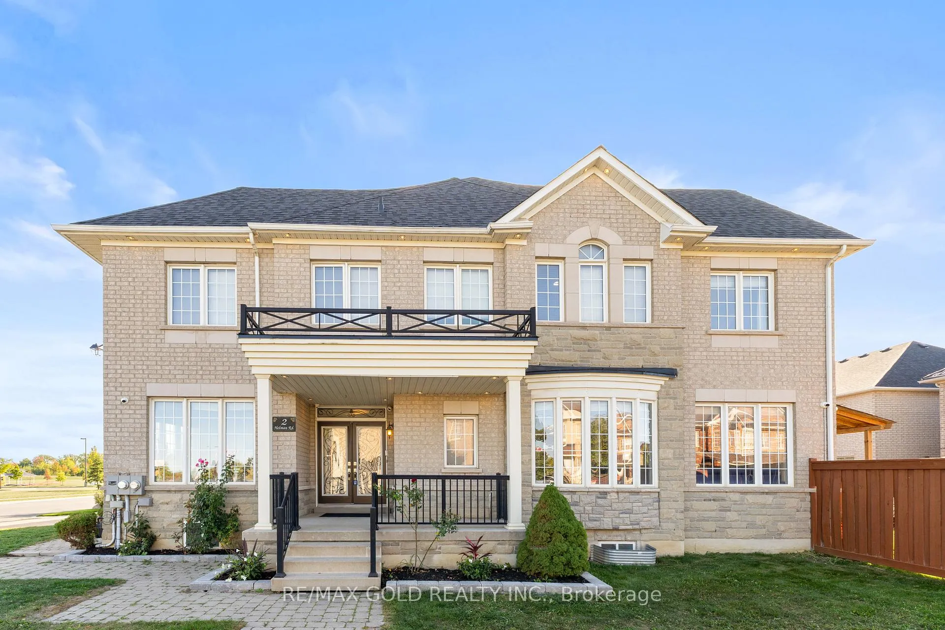 Photo 4 of 2 Helman Road, Brampton, Sandringham-Wellington — HOMEH
