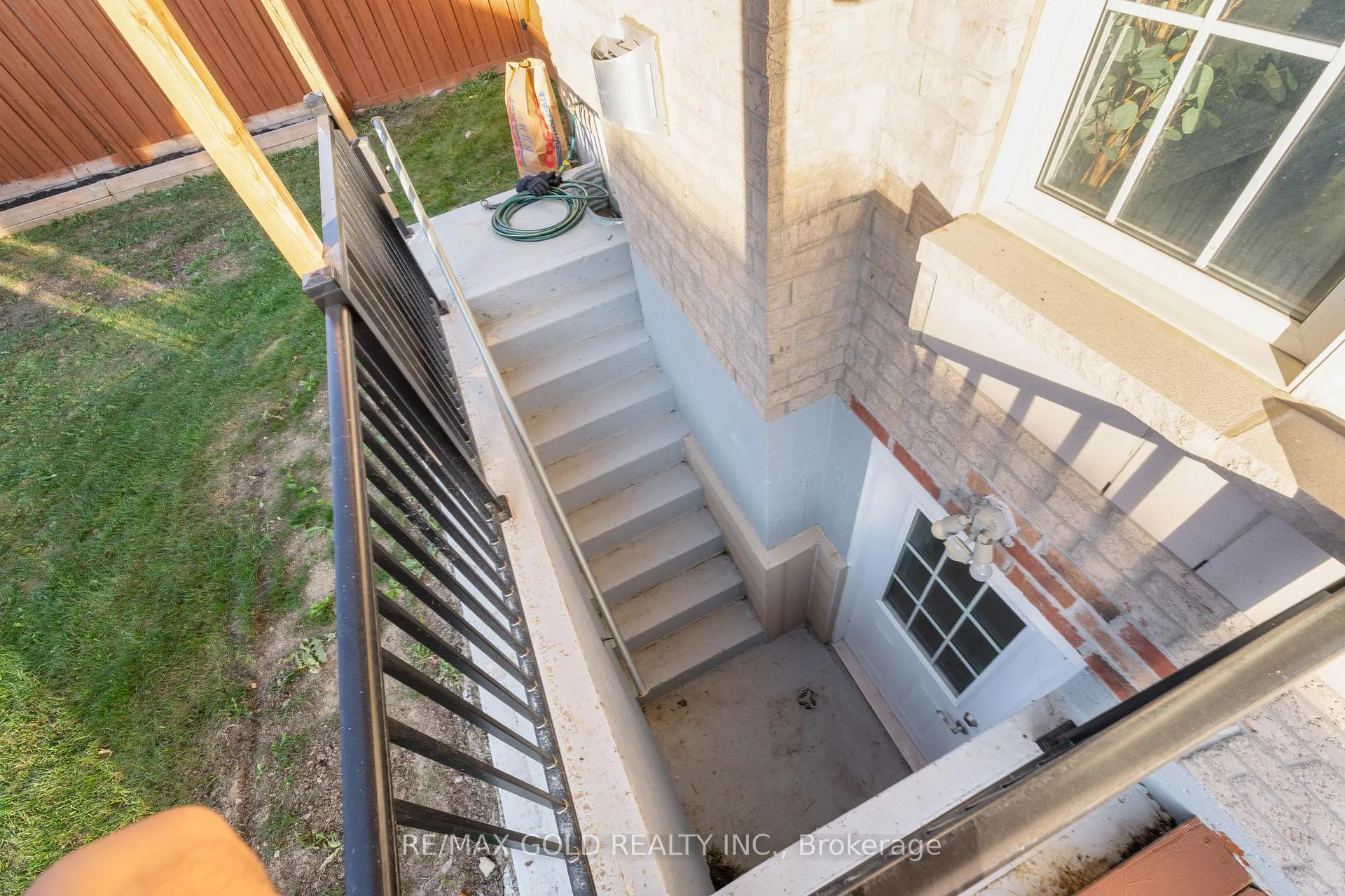 Photo 101 of 2 Helman Road, Brampton, Sandringham-Wellington — HOMEH