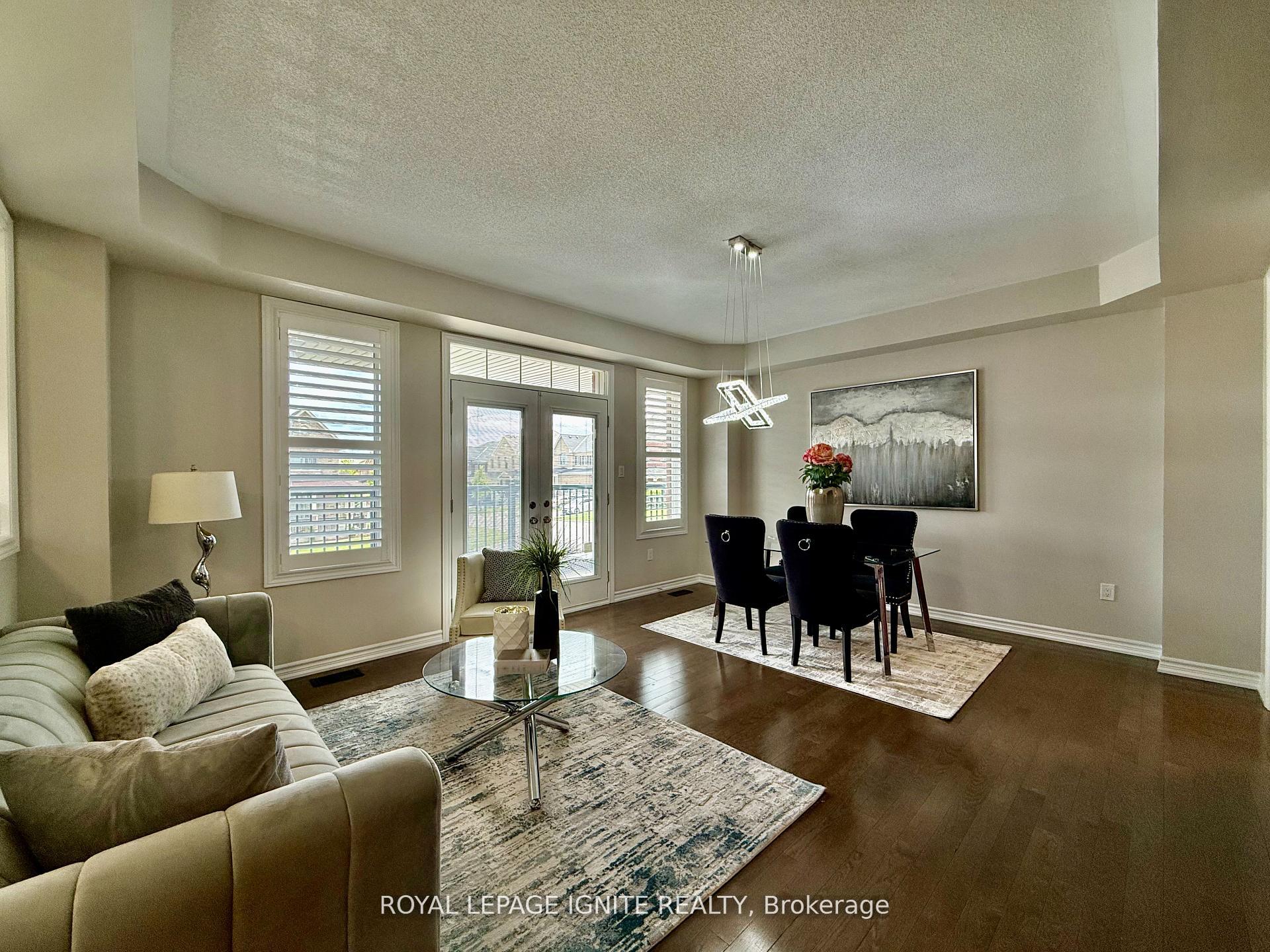 Photo 7 of 18 Willoughby Place, Clarington, Bowmanville — HOMEH