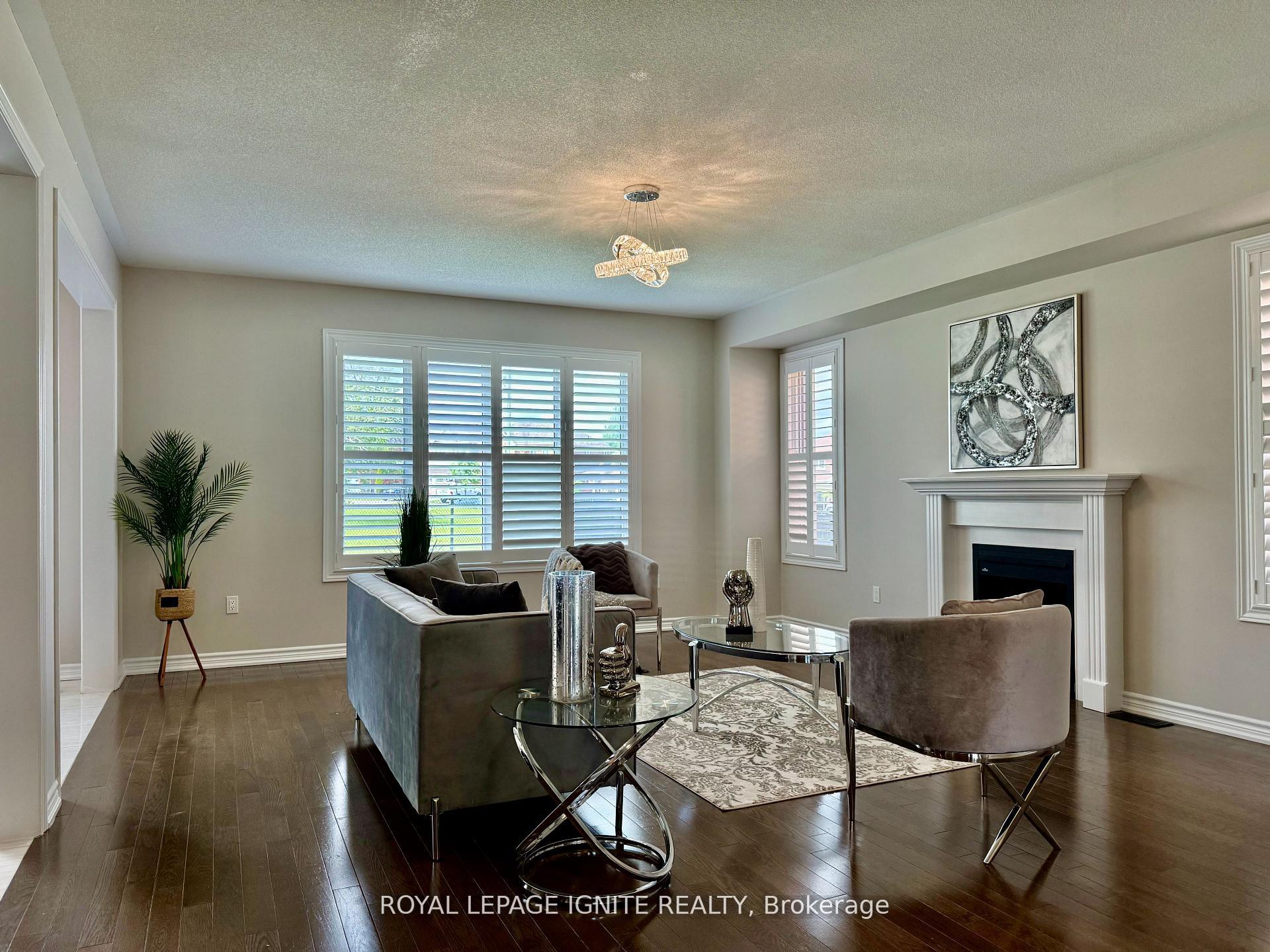 Photo 9 of 18 Willoughby Place, Clarington, Bowmanville — HOMEH