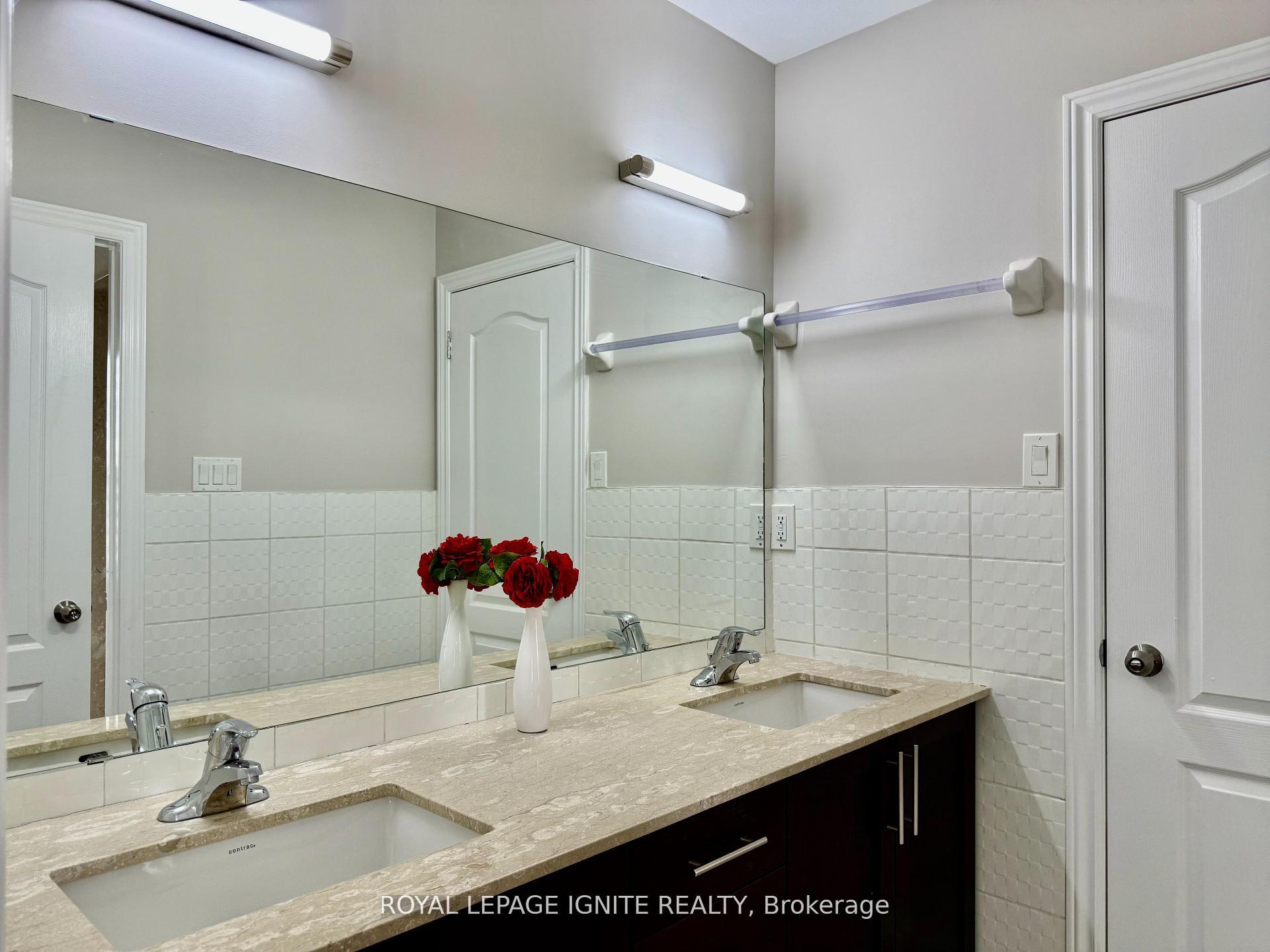 Photo 11 of 18 Willoughby Place, Clarington, Bowmanville — HOMEH