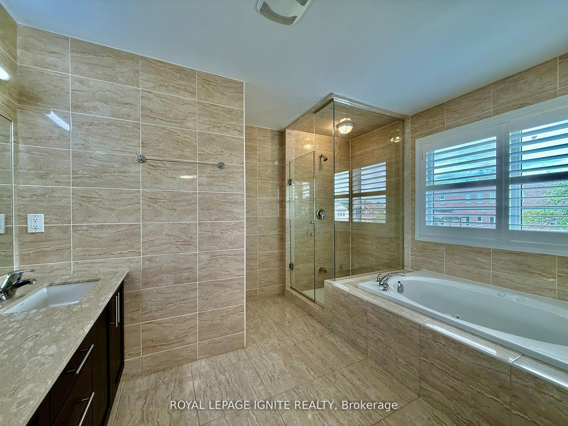 Photo 16 of 18 Willoughby Place, Clarington, Bowmanville — HOMEH