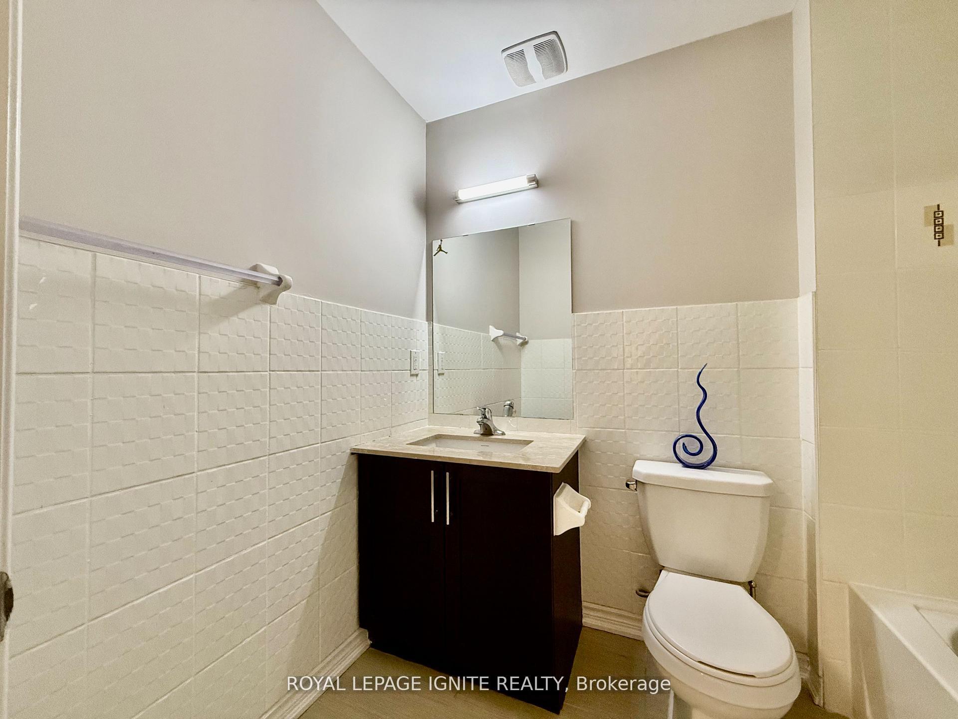 Photo 17 of 18 Willoughby Place, Clarington, Bowmanville — HOMEH