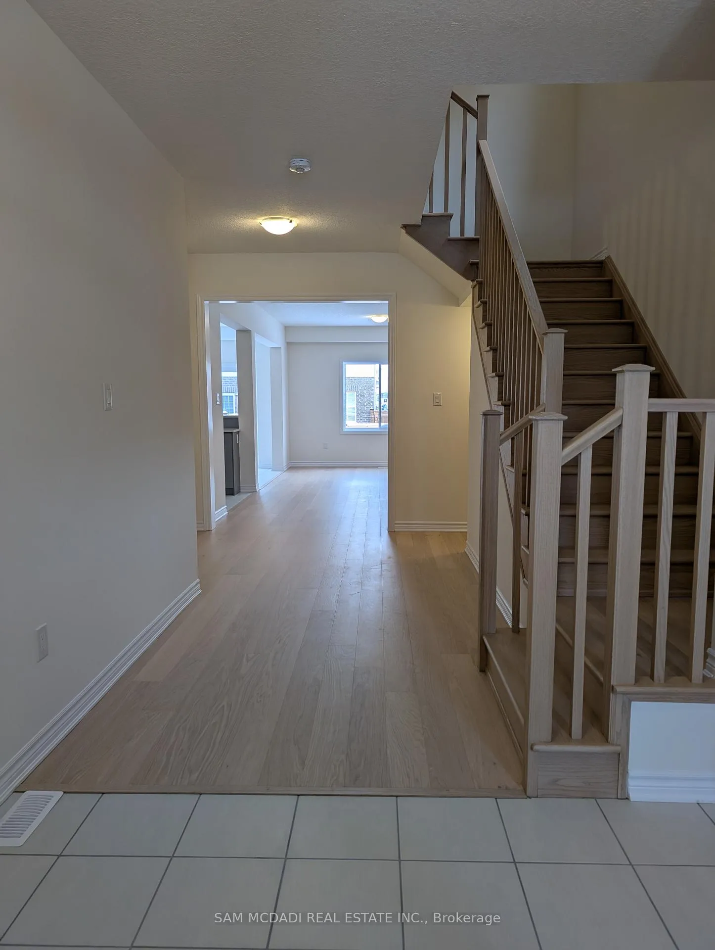 Photo 5 of 30 Hutchison Road NW, Guelph, Kortright East — HOMEH