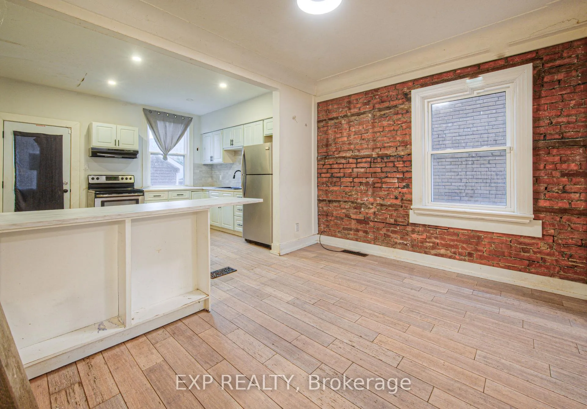 Photo 22 of 750 Cannon Street E, Hamilton, Stipley — HOMEH