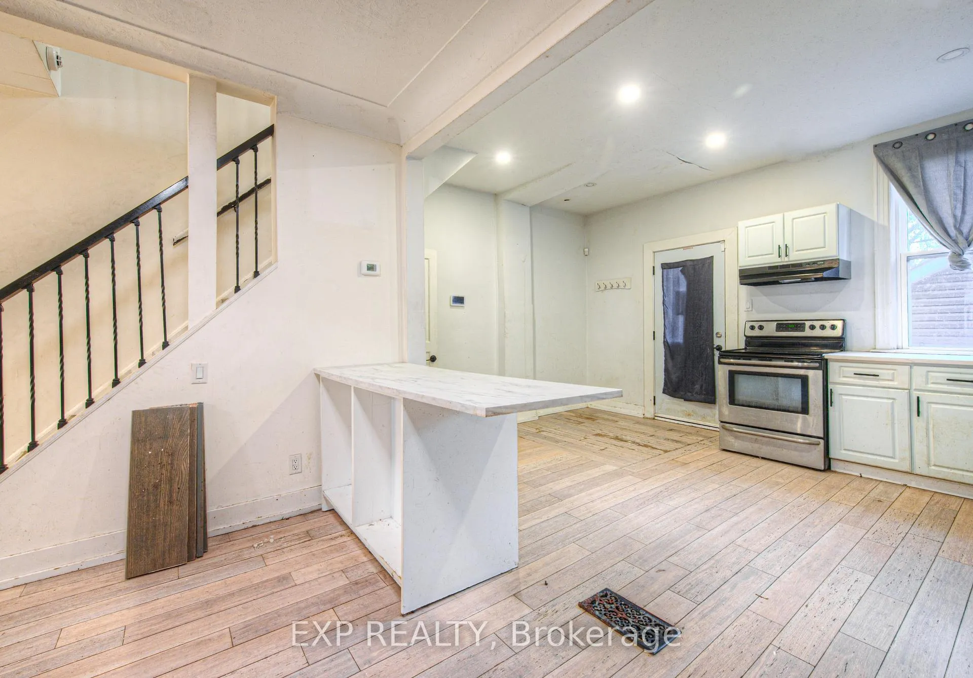 Photo 23 of 750 Cannon Street E, Hamilton, Stipley — HOMEH