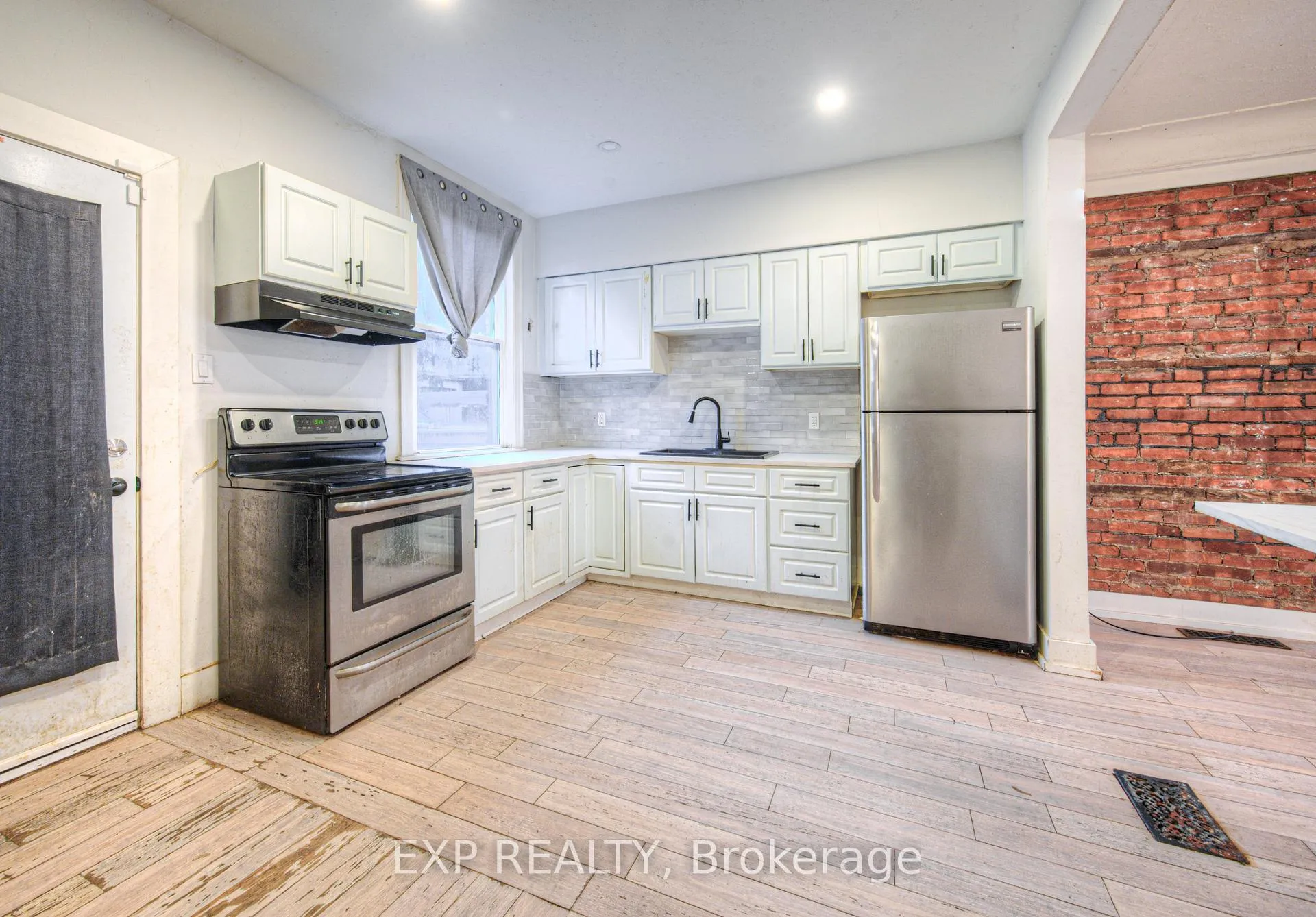 Photo 28 of 750 Cannon Street E, Hamilton, Stipley — HOMEH