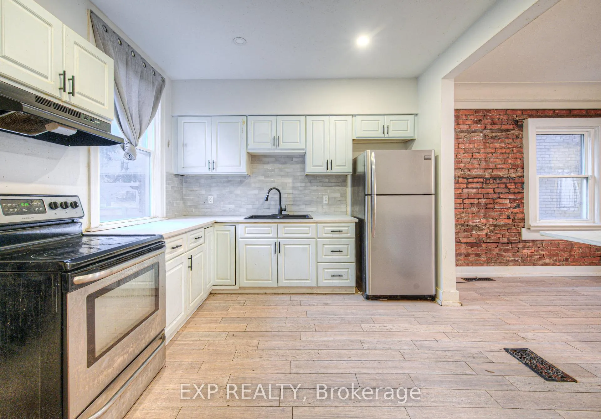 Photo 31 of 750 Cannon Street E, Hamilton, Stipley — HOMEH