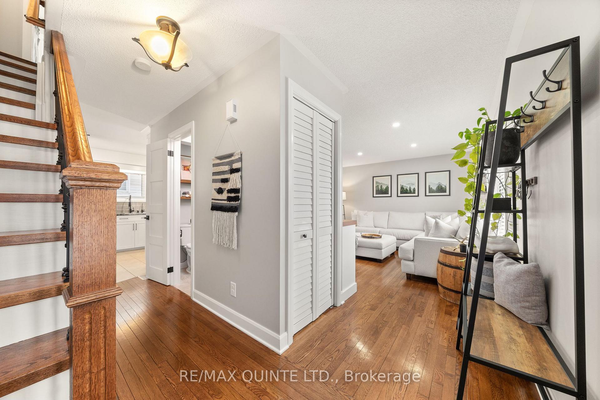 Photo 5 of 49 Springbrook Crescent, Belleville, Belleville Ward — HOMEH