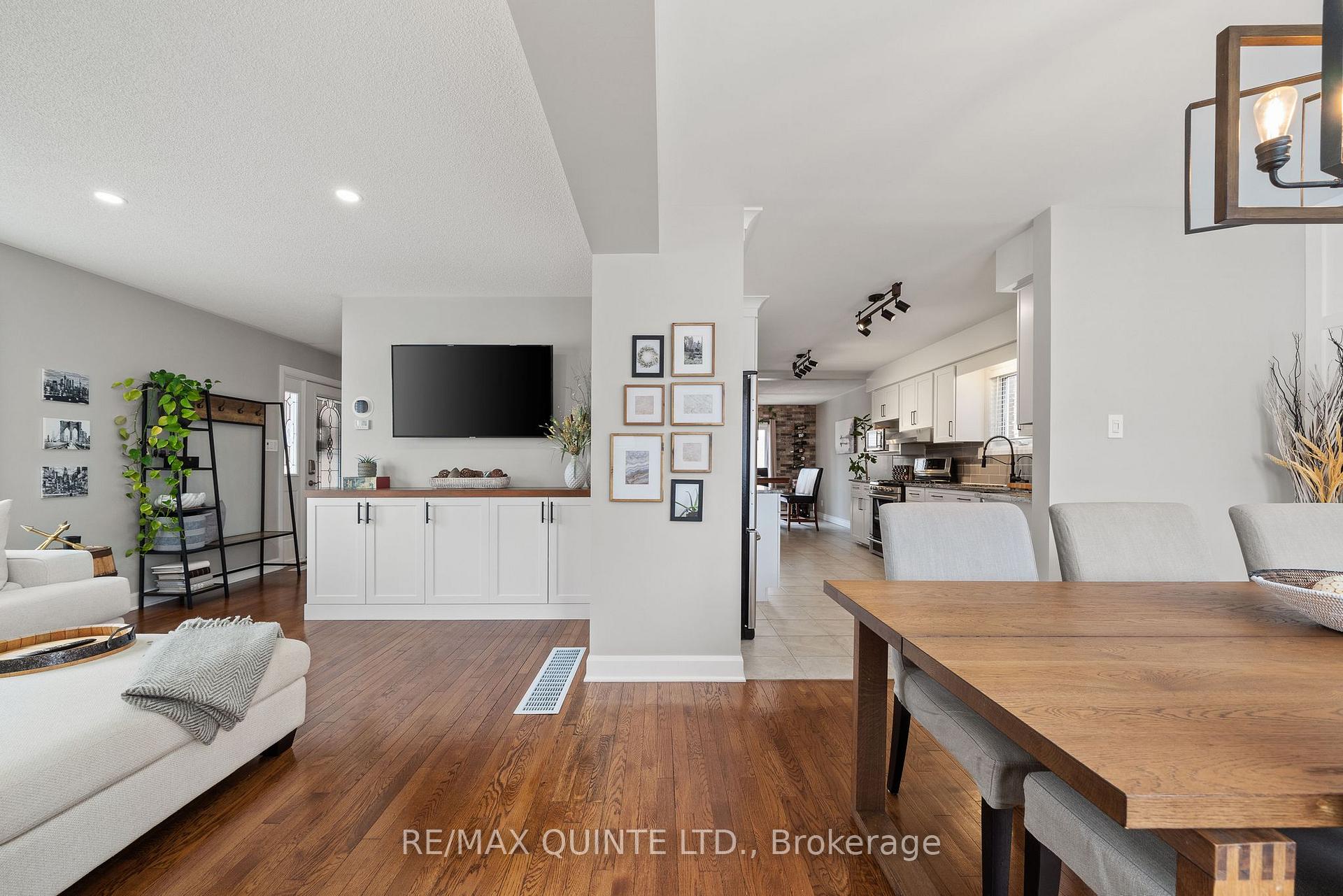 Photo 10 of 49 Springbrook Crescent, Belleville, Belleville Ward — HOMEH