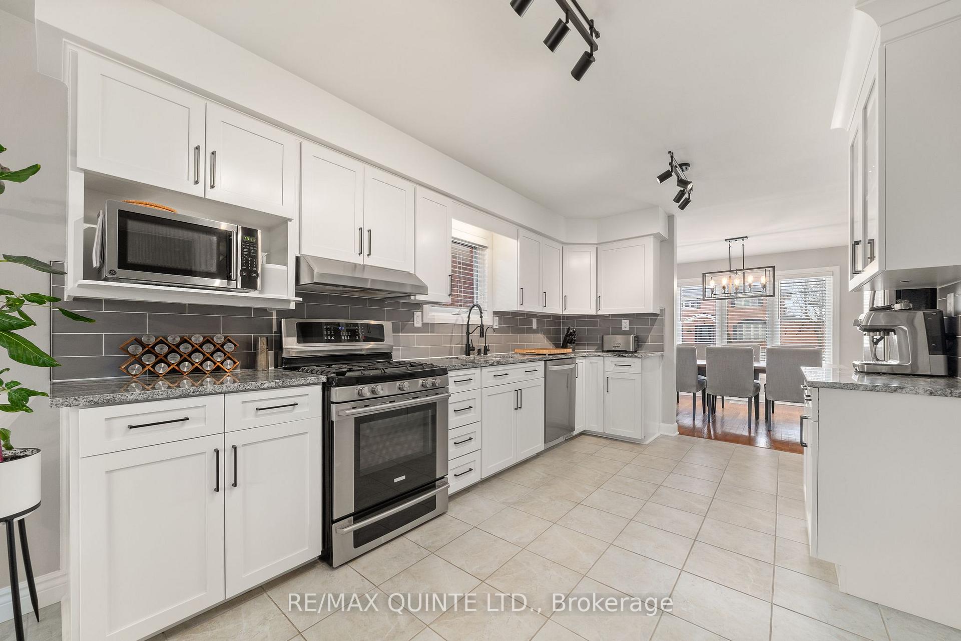 Photo 11 of 49 Springbrook Crescent, Belleville, Belleville Ward — HOMEH
