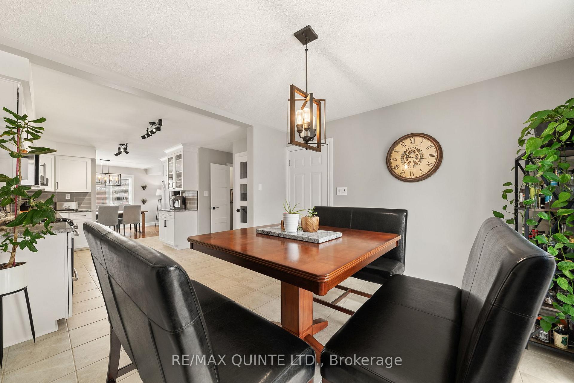 Photo 16 of 49 Springbrook Crescent, Belleville, Belleville Ward — HOMEH