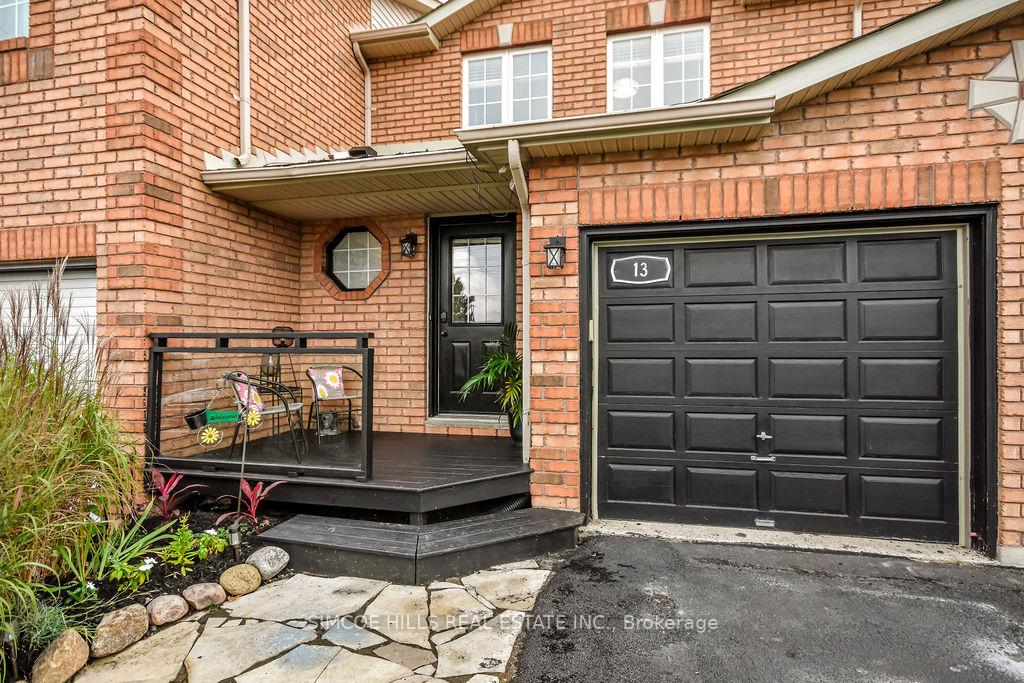 Photo 2 of 13 Seymour Crescent, Barrie, Holly — HOMEH