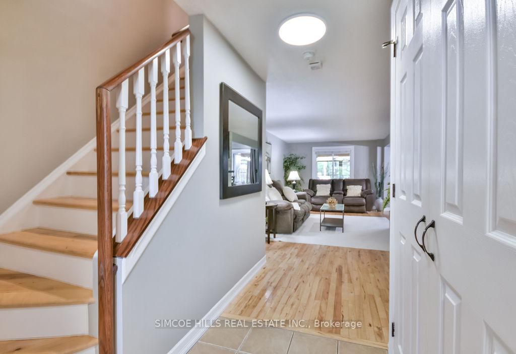 Photo 3 of 13 Seymour Crescent, Barrie, Holly — HOMEH