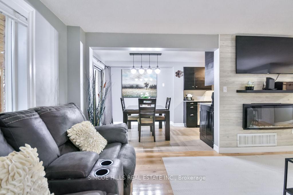 Photo 7 of 13 Seymour Crescent, Barrie, Holly — HOMEH