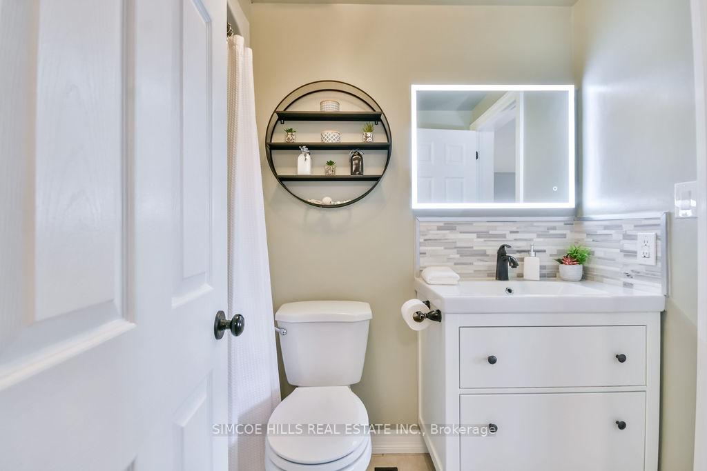 Photo 16 of 13 Seymour Crescent, Barrie, Holly — HOMEH