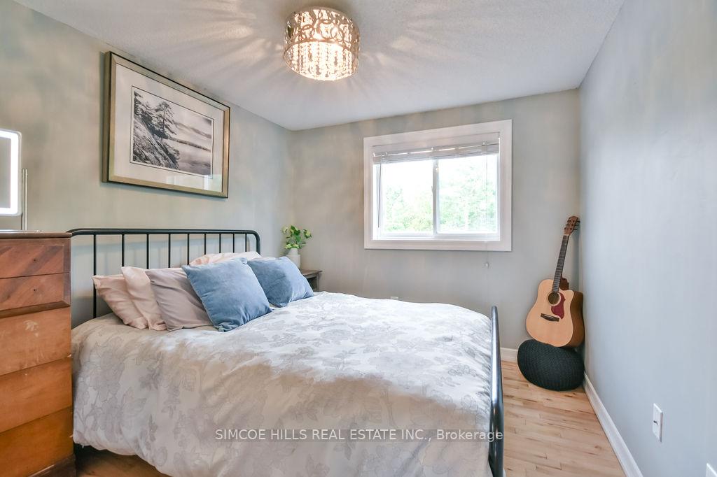 Photo 17 of 13 Seymour Crescent, Barrie, Holly — HOMEH
