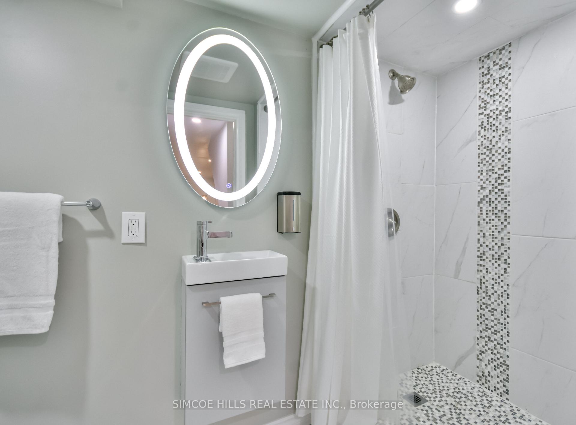 Photo 25 of 13 Seymour Crescent, Barrie, Holly — HOMEH