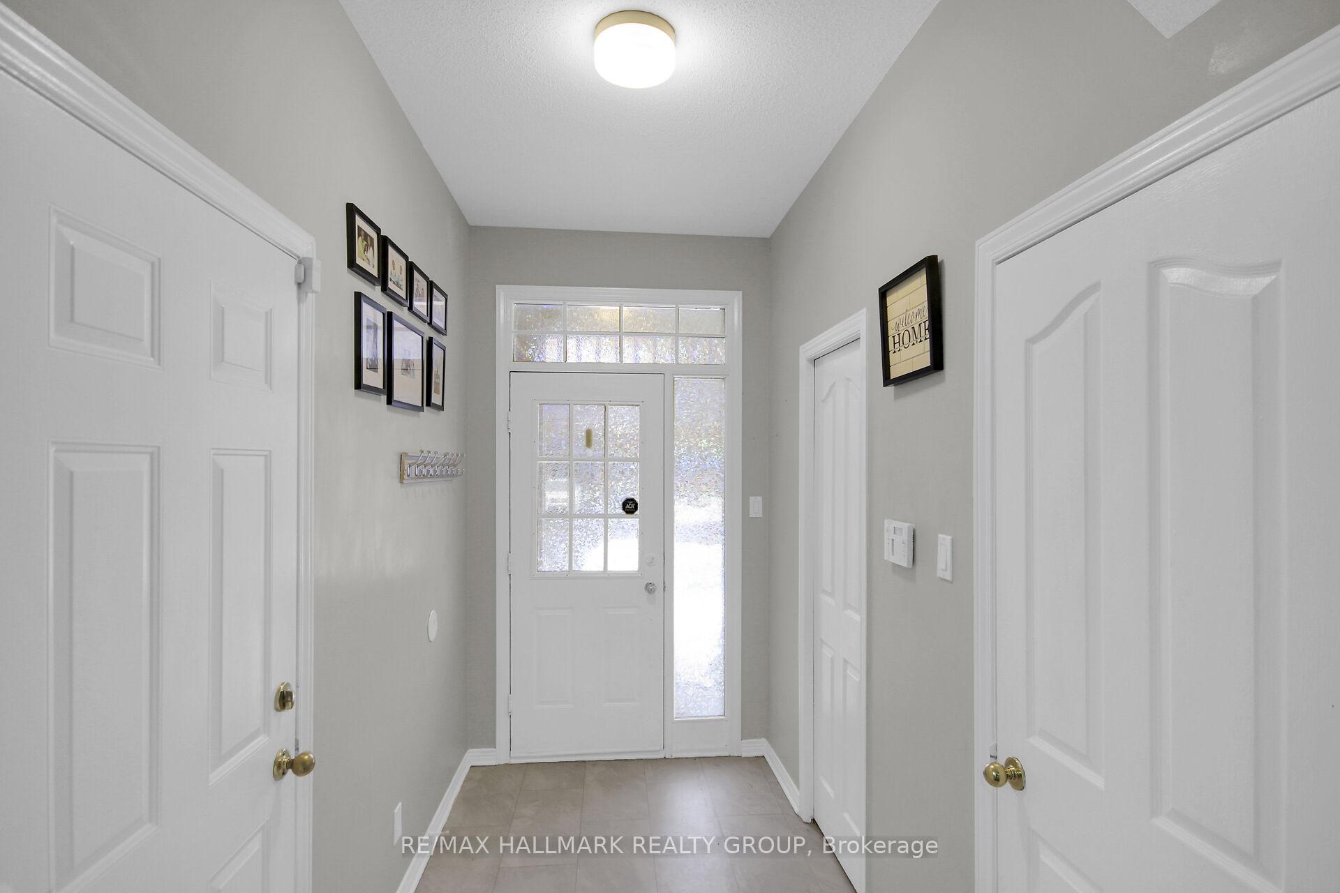 Photo 3 of 4320 Owl Valley Drive, Ottawa, Riverside South/Gloucester Glen — HOMEH
