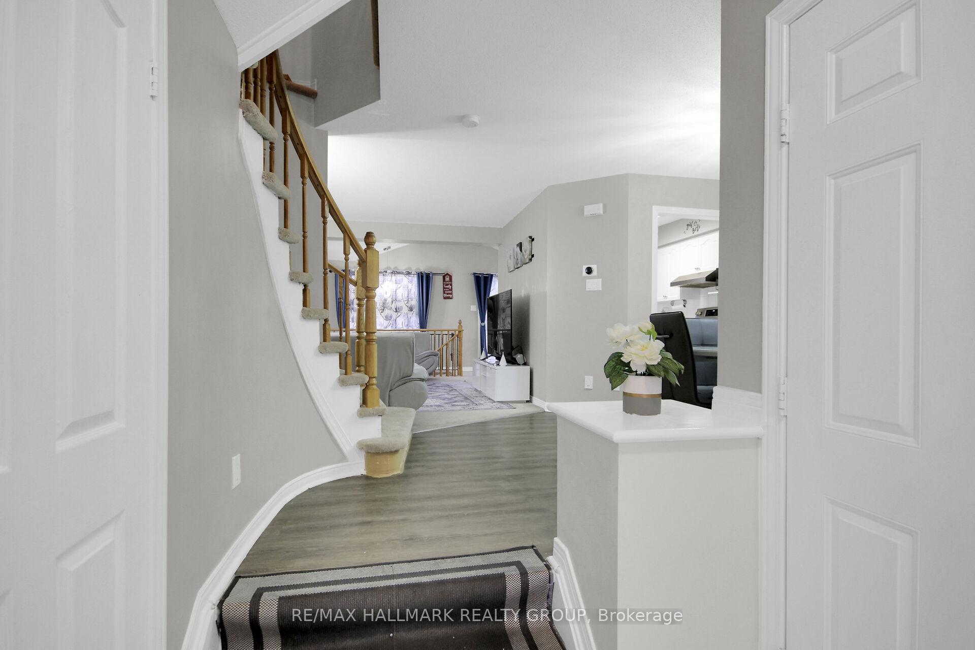 Photo 5 of 4320 Owl Valley Drive, Ottawa, Riverside South/Gloucester Glen — HOMEH