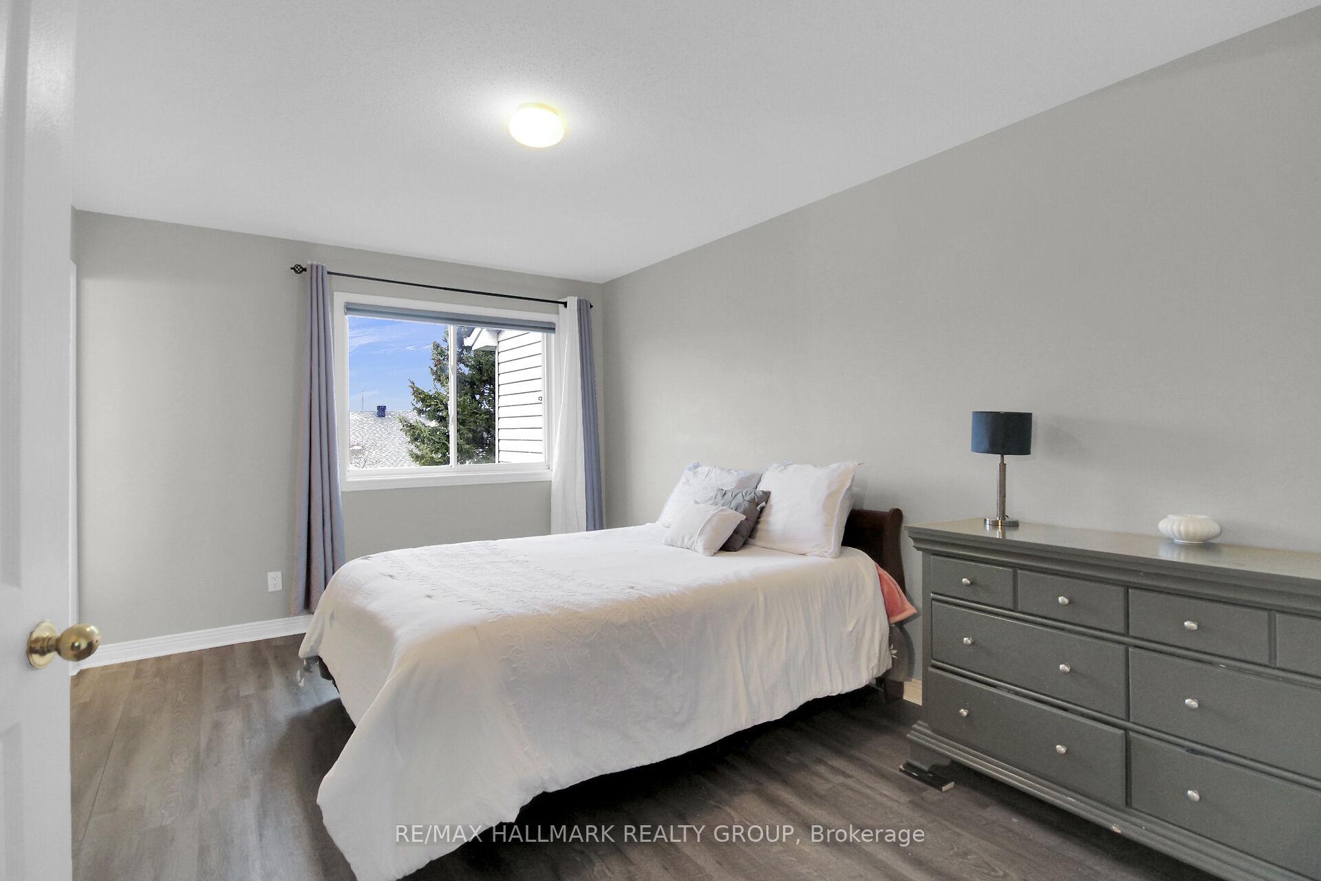 Photo 20 of 4320 Owl Valley Drive, Ottawa, Riverside South/Gloucester Glen — HOMEH