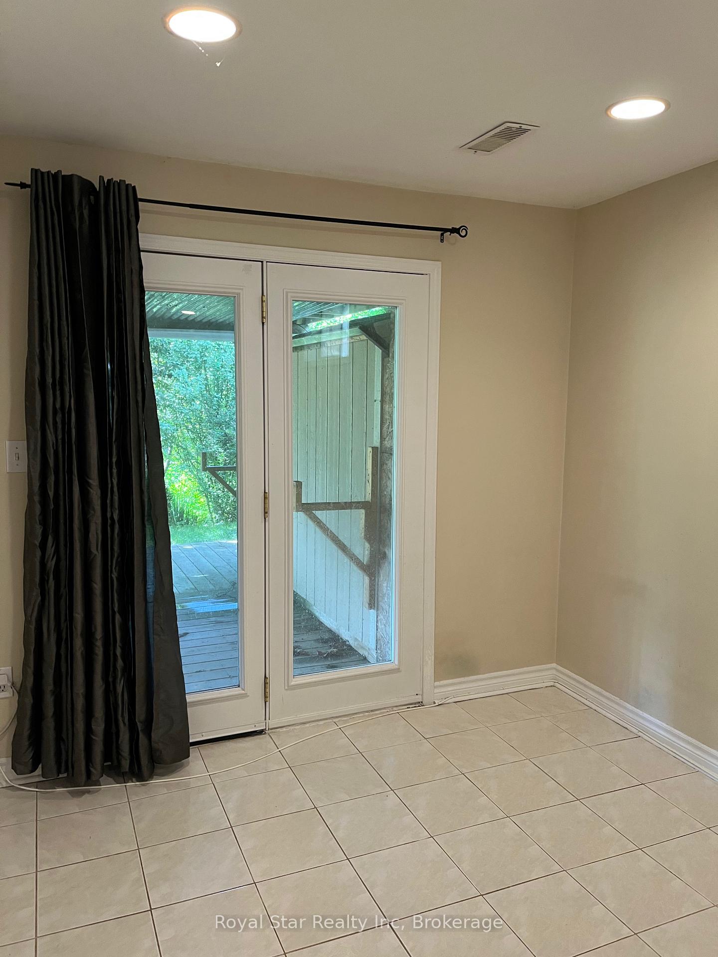 Photo 5 of Unit Basement Apartment, 187 Clair Road, Guelph, Clairfields/Hanlon Business Park — HOMEH