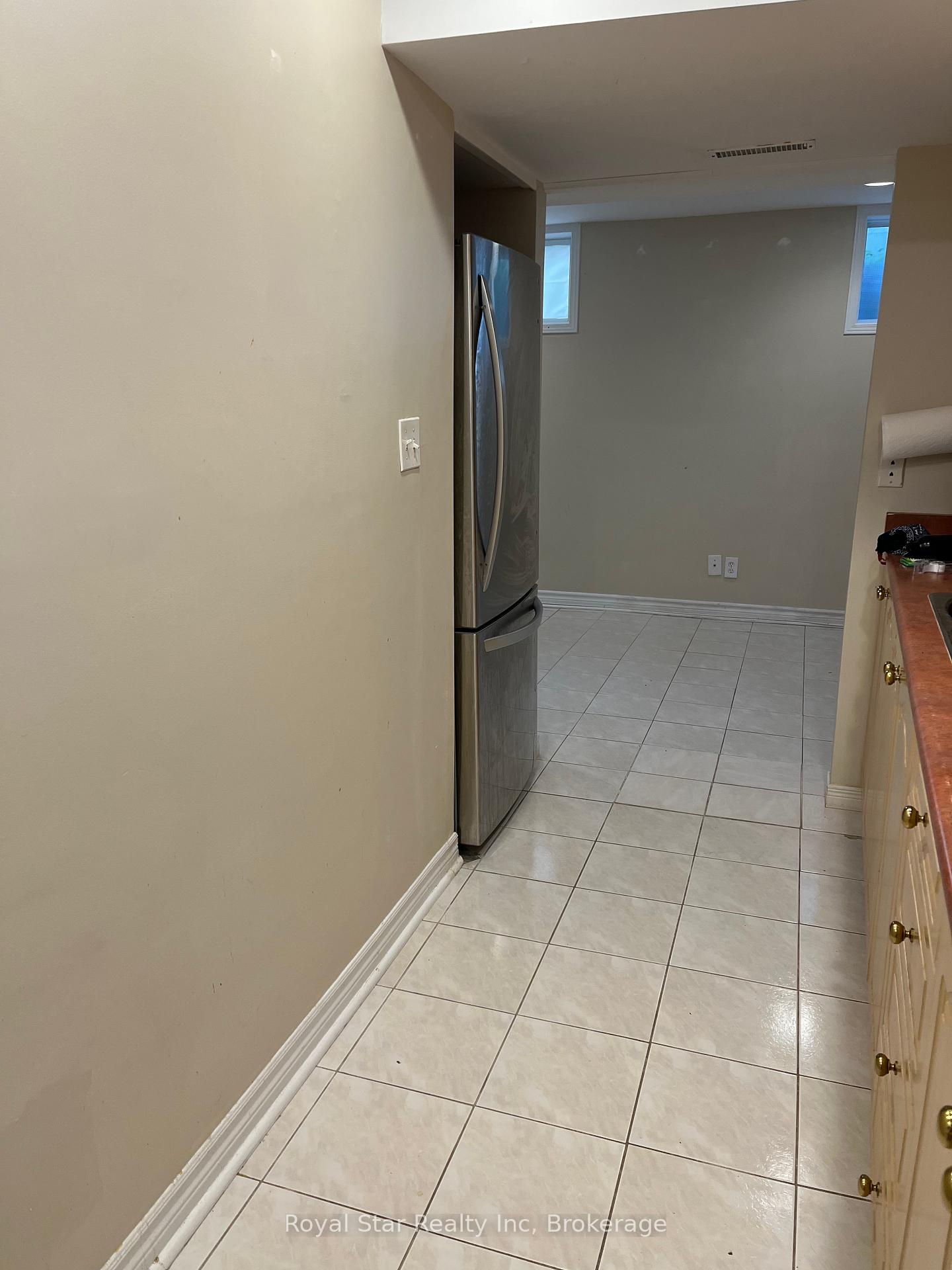Photo 8 of Unit Basement Apartment, 187 Clair Road, Guelph, Clairfields/Hanlon Business Park — HOMEH